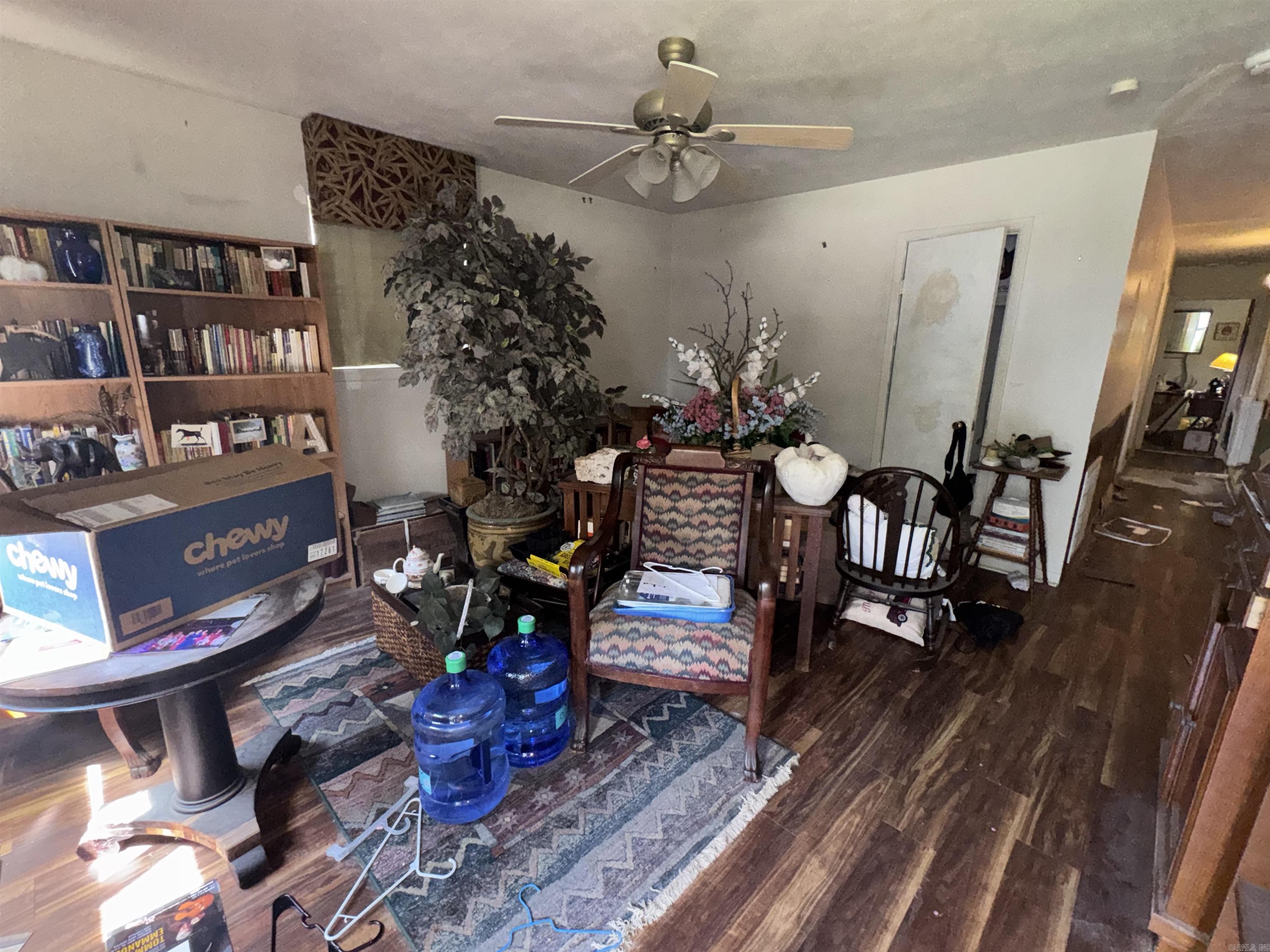 BEVERLY TERR - Residential