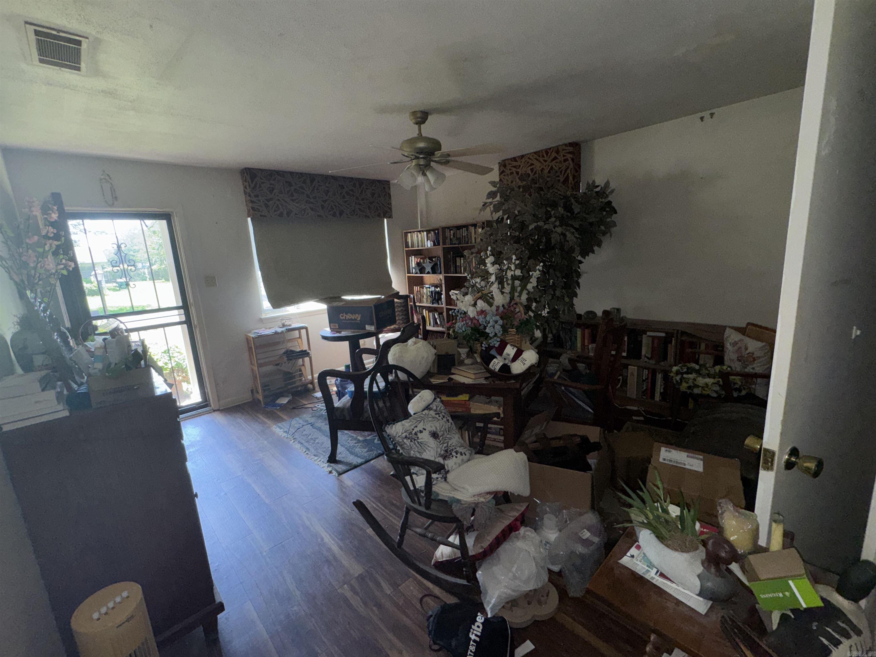 BEVERLY TERR - Residential