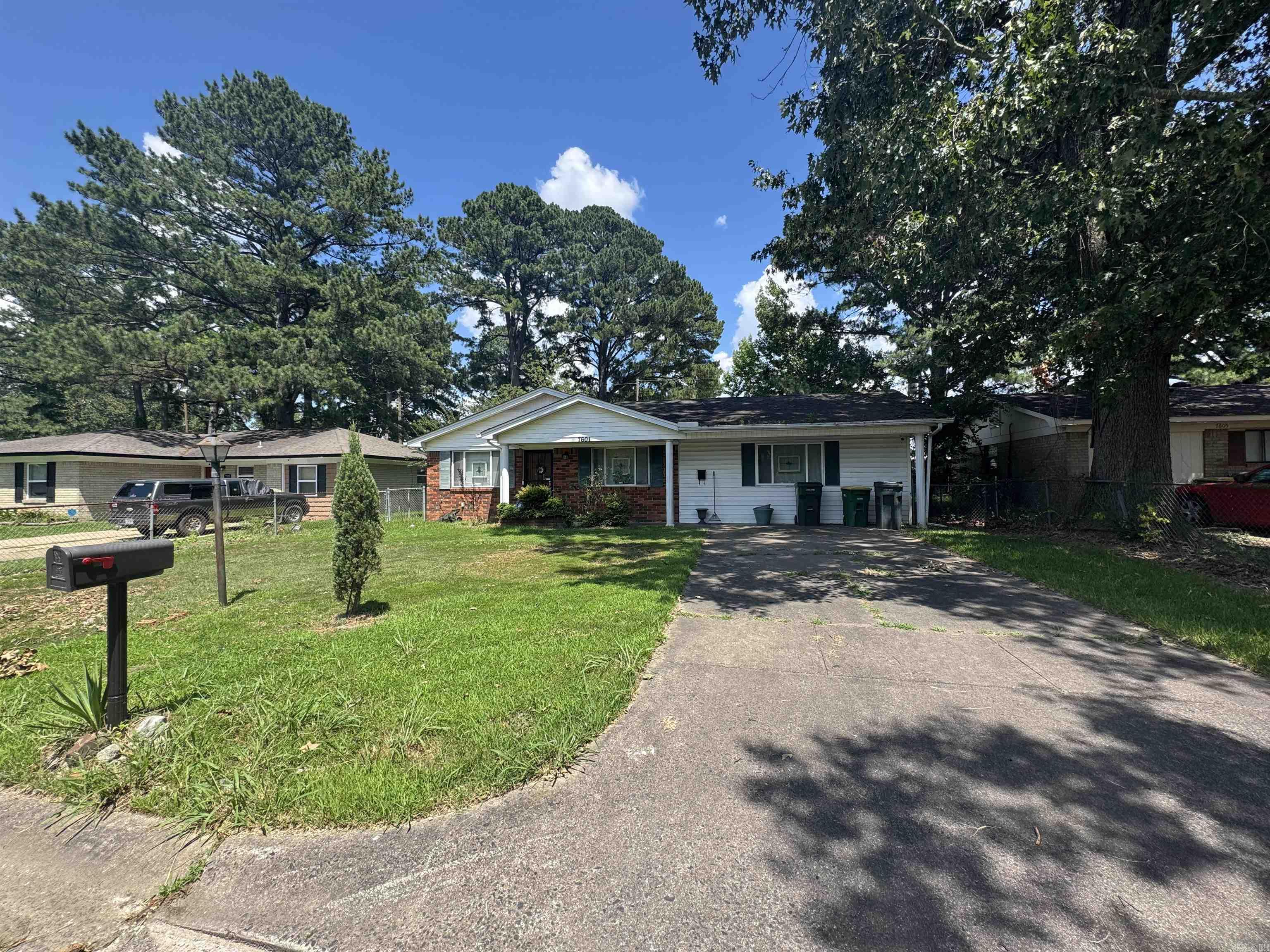 BEVERLY TERR - Residential