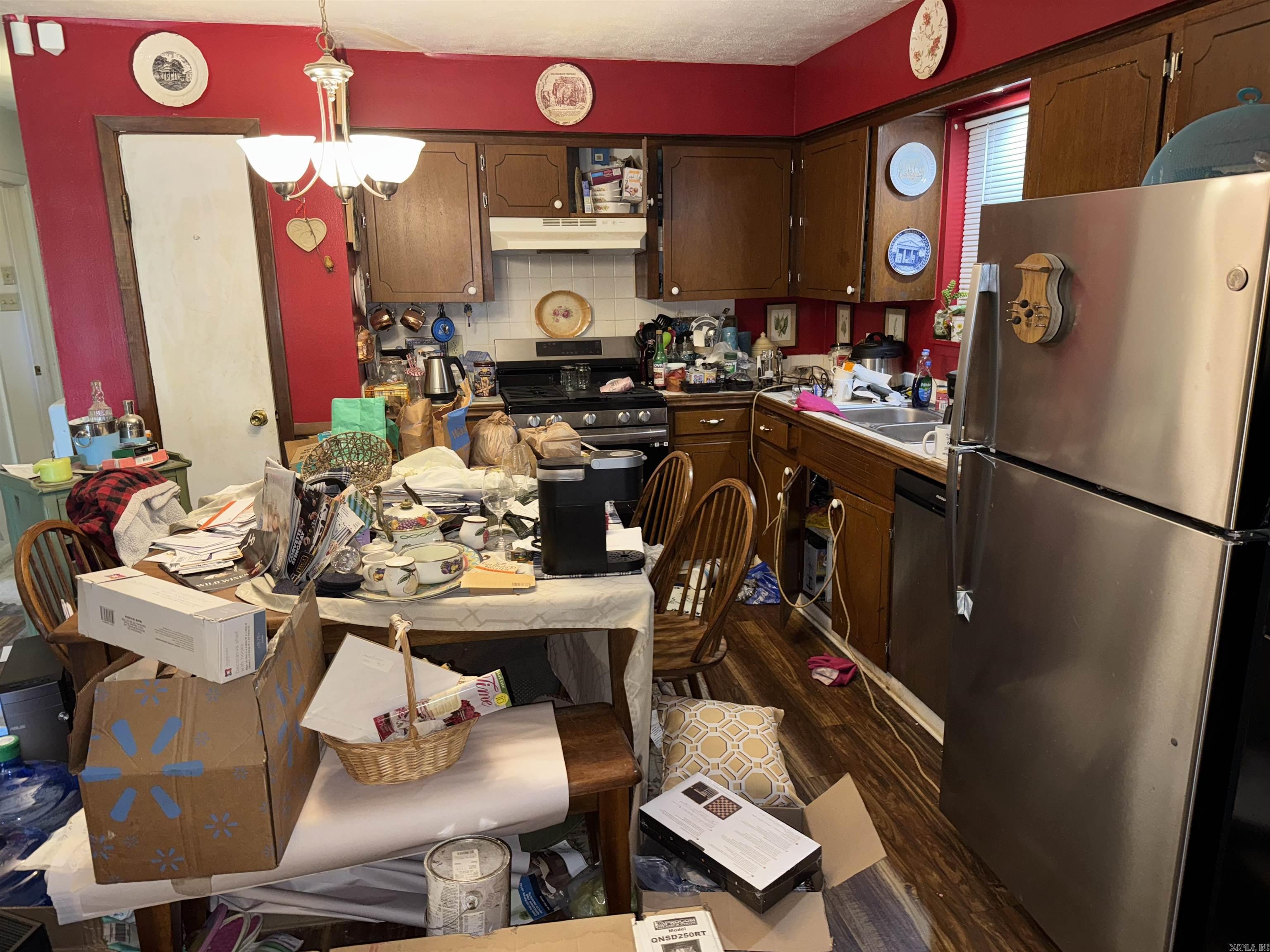 BEVERLY TERR - Residential