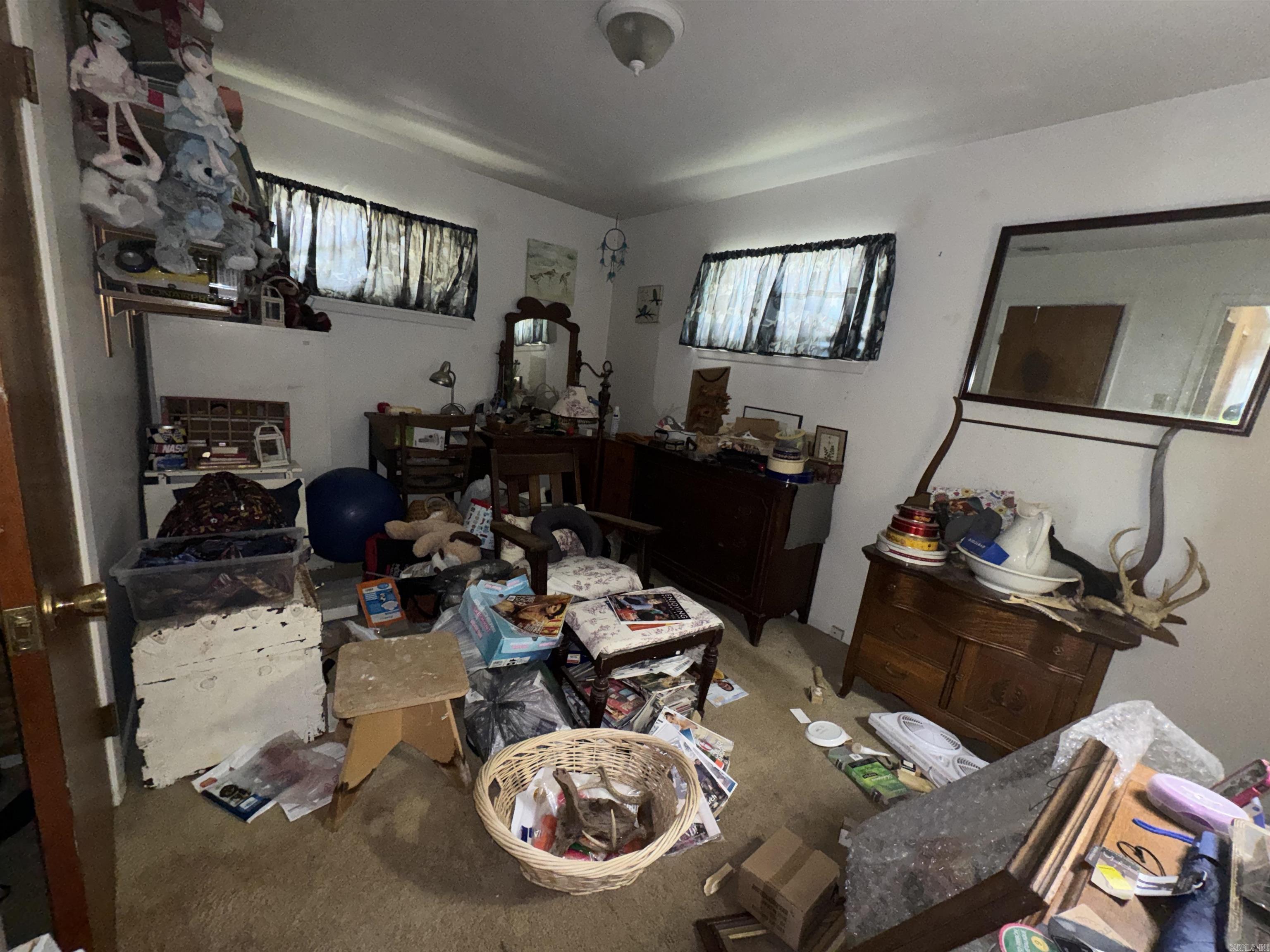 BEVERLY TERR - Residential