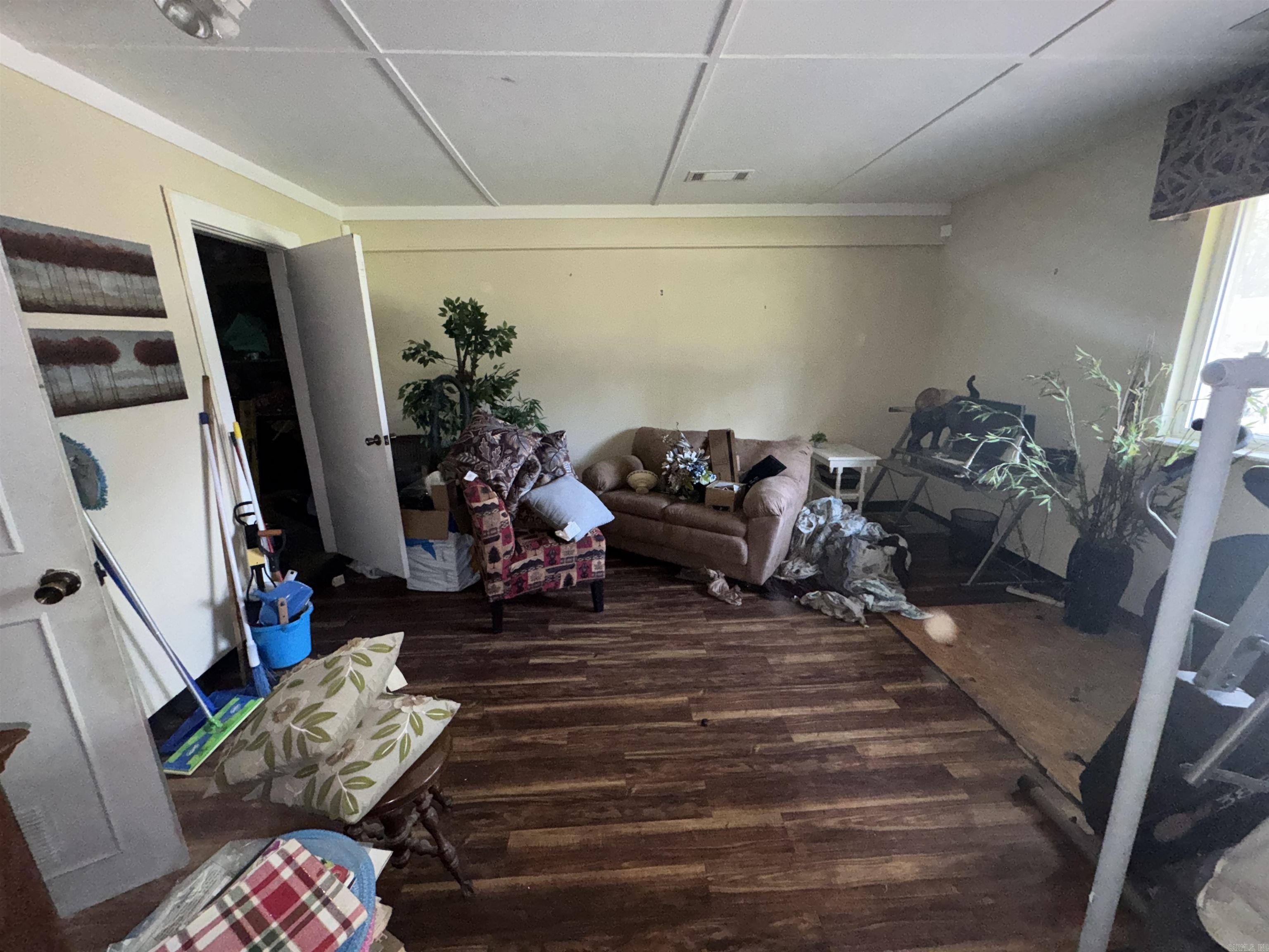 BEVERLY TERR - Residential