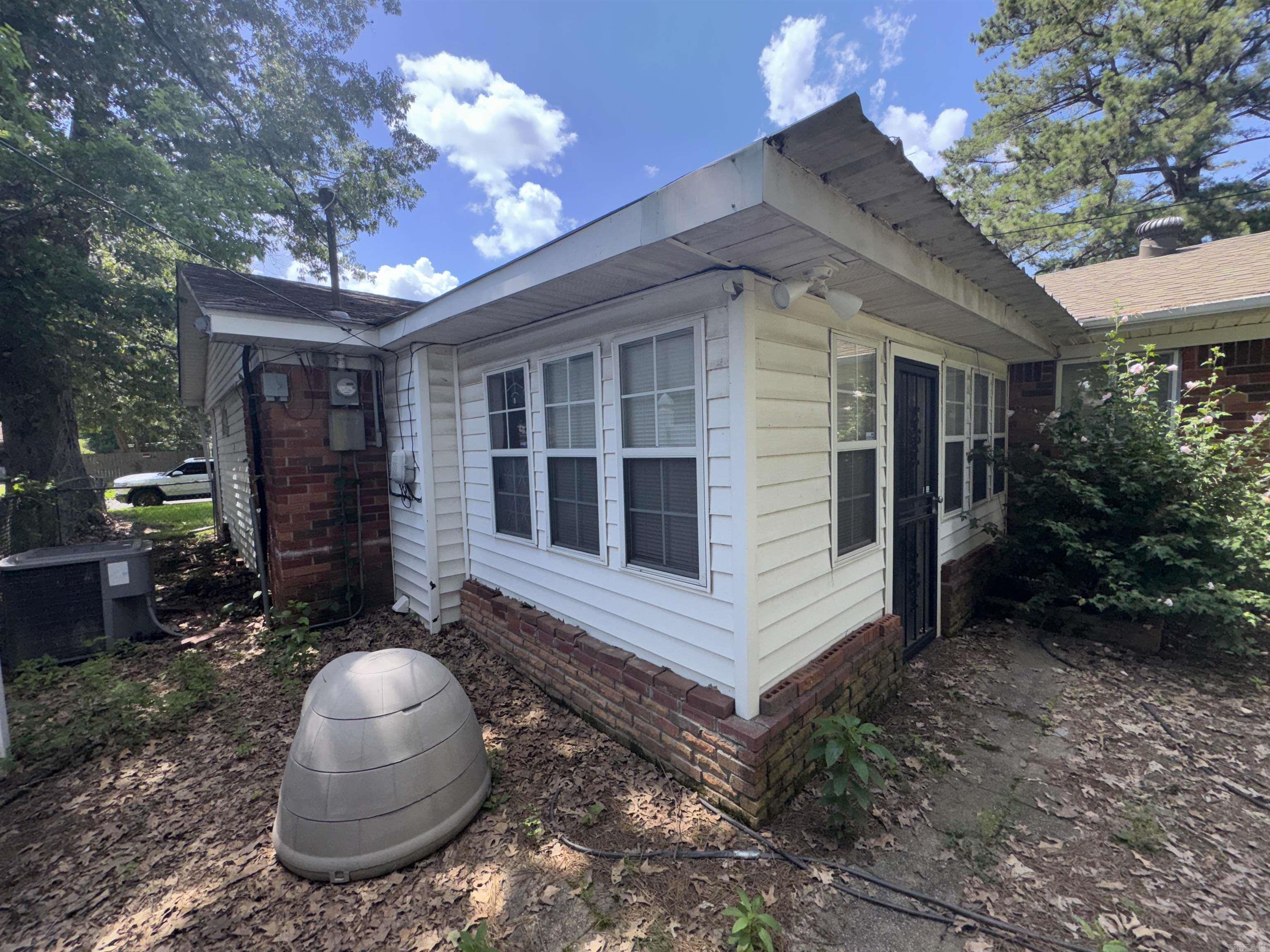 BEVERLY TERR - Residential