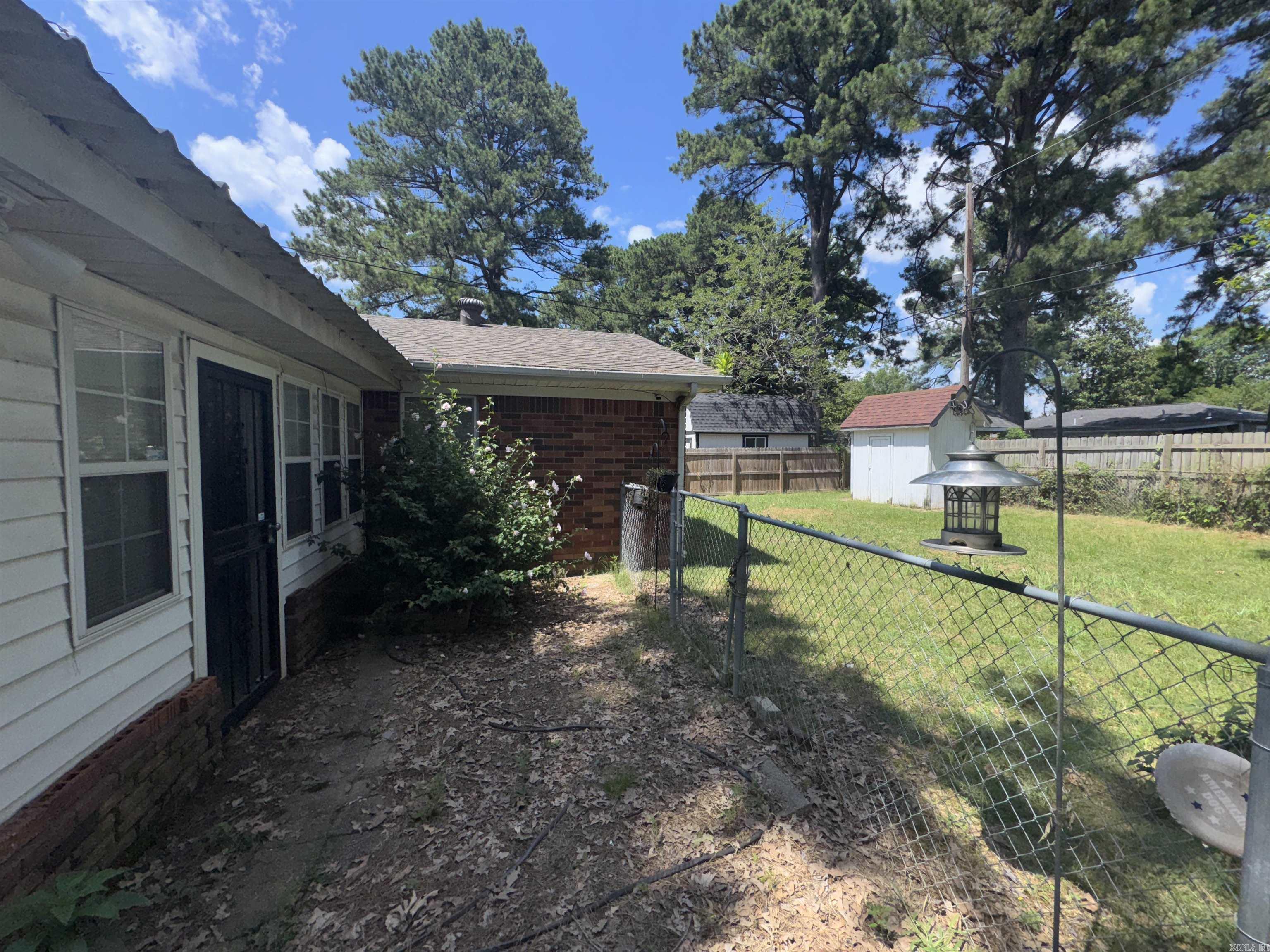 BEVERLY TERR - Residential