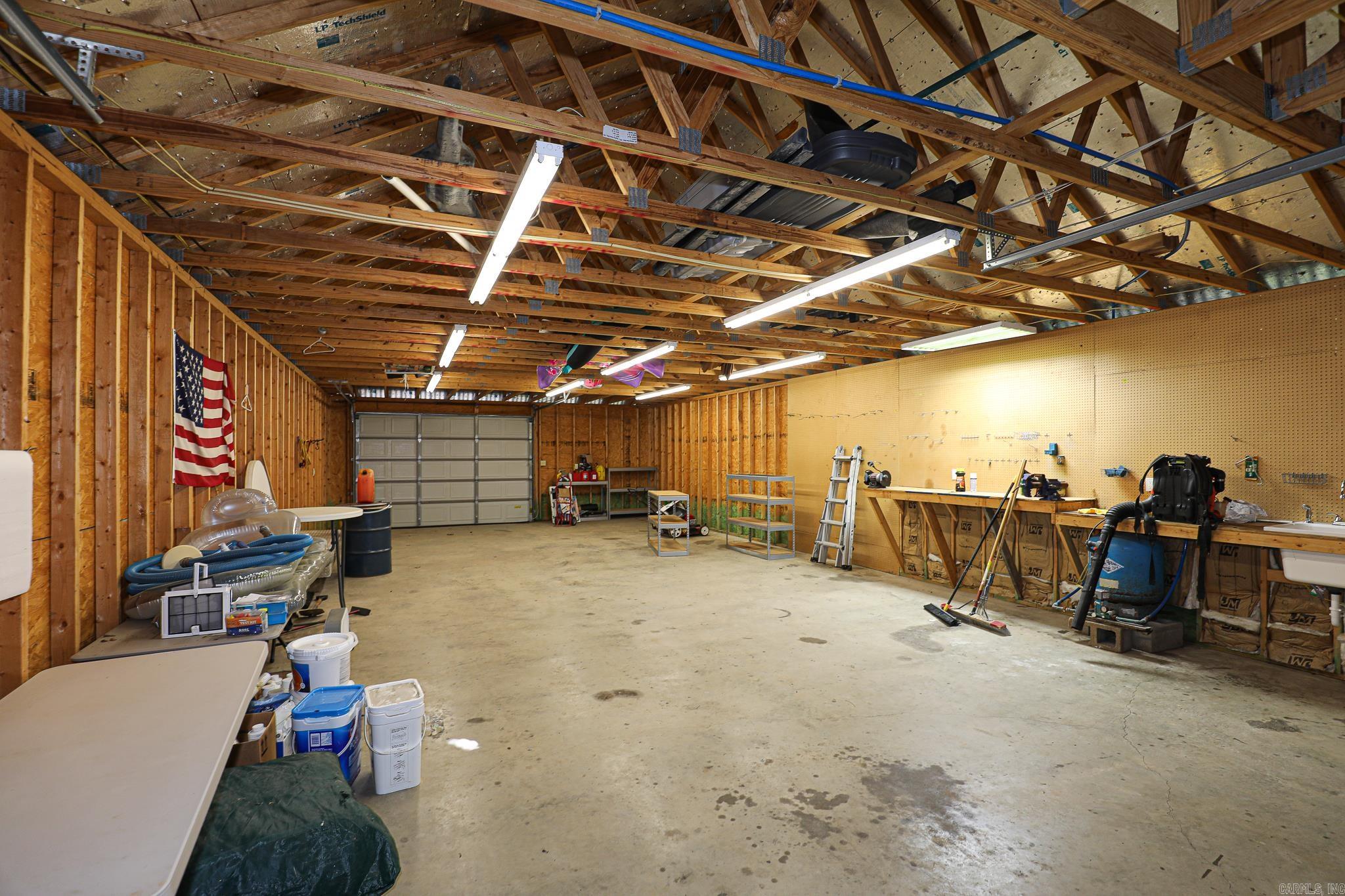 HICKORY CREEK - Residential