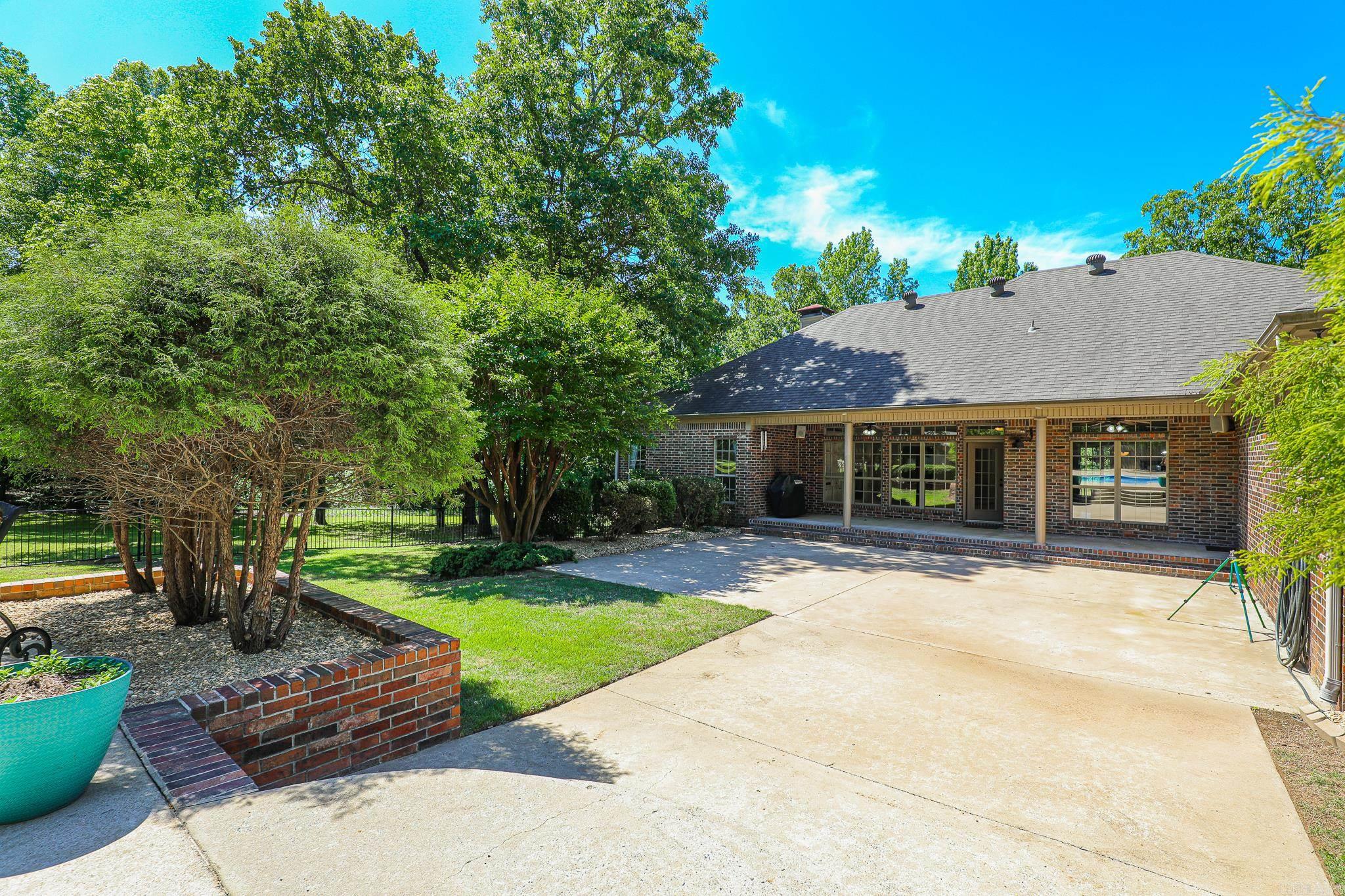 HICKORY CREEK - Residential