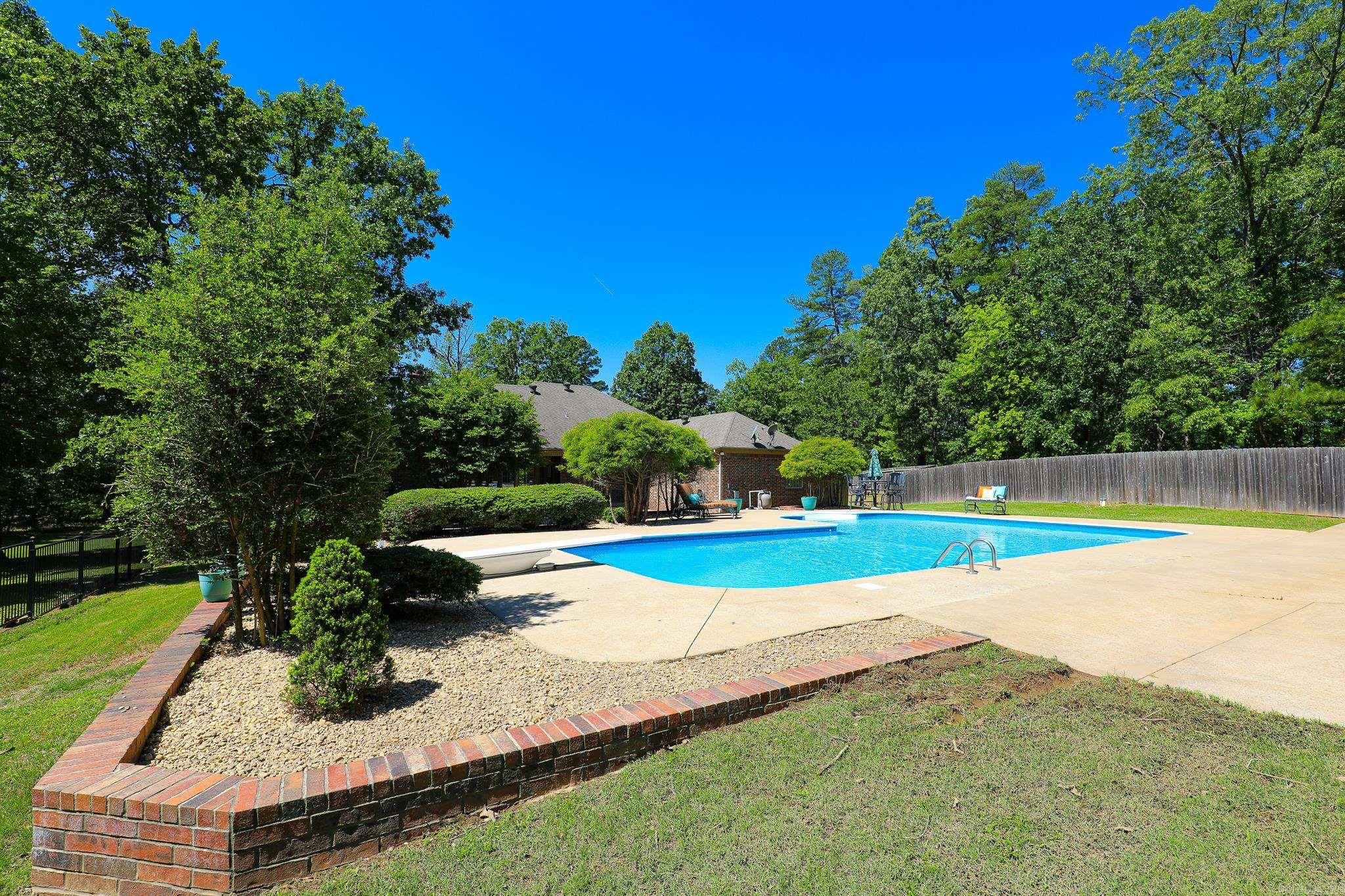 HICKORY CREEK - Residential