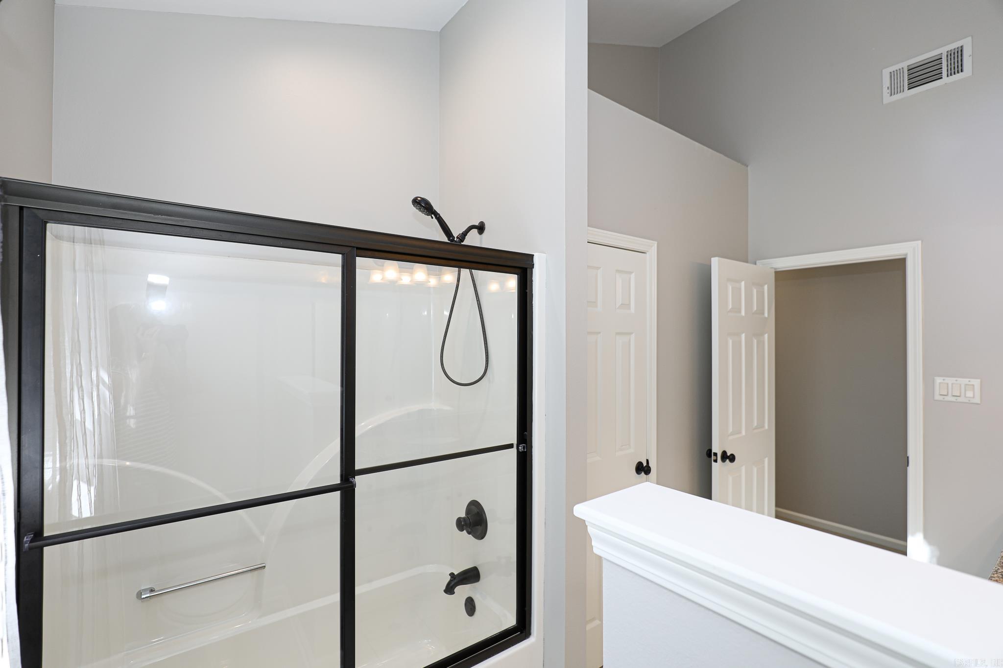 HICKORY CREEK - Residential