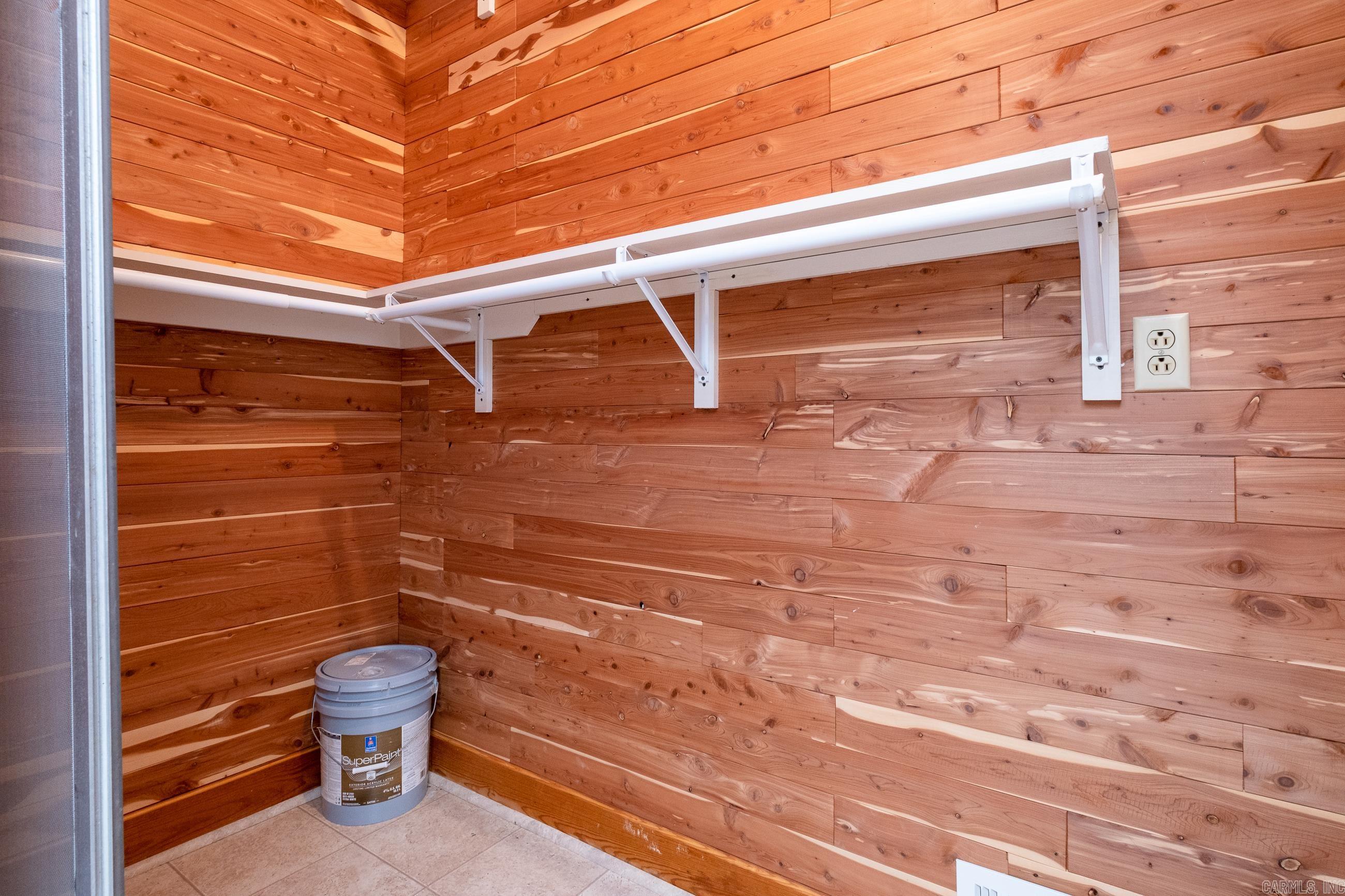 INDIAN HILLS - Residential