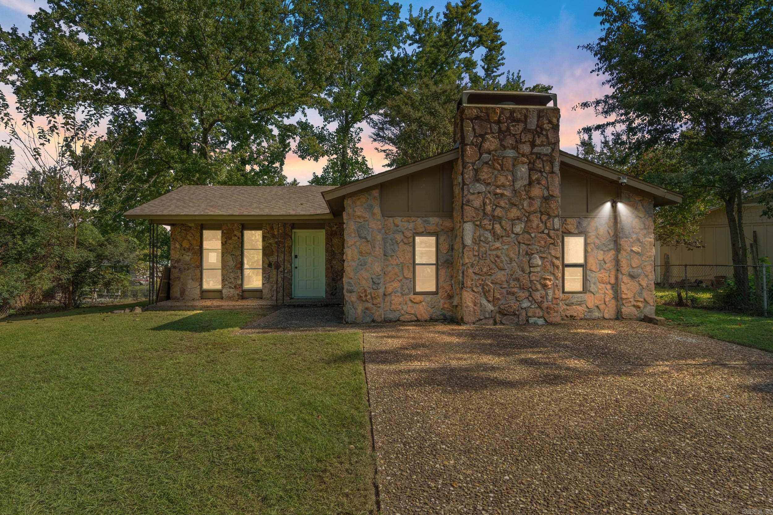 ROYAL MANOR - Residential