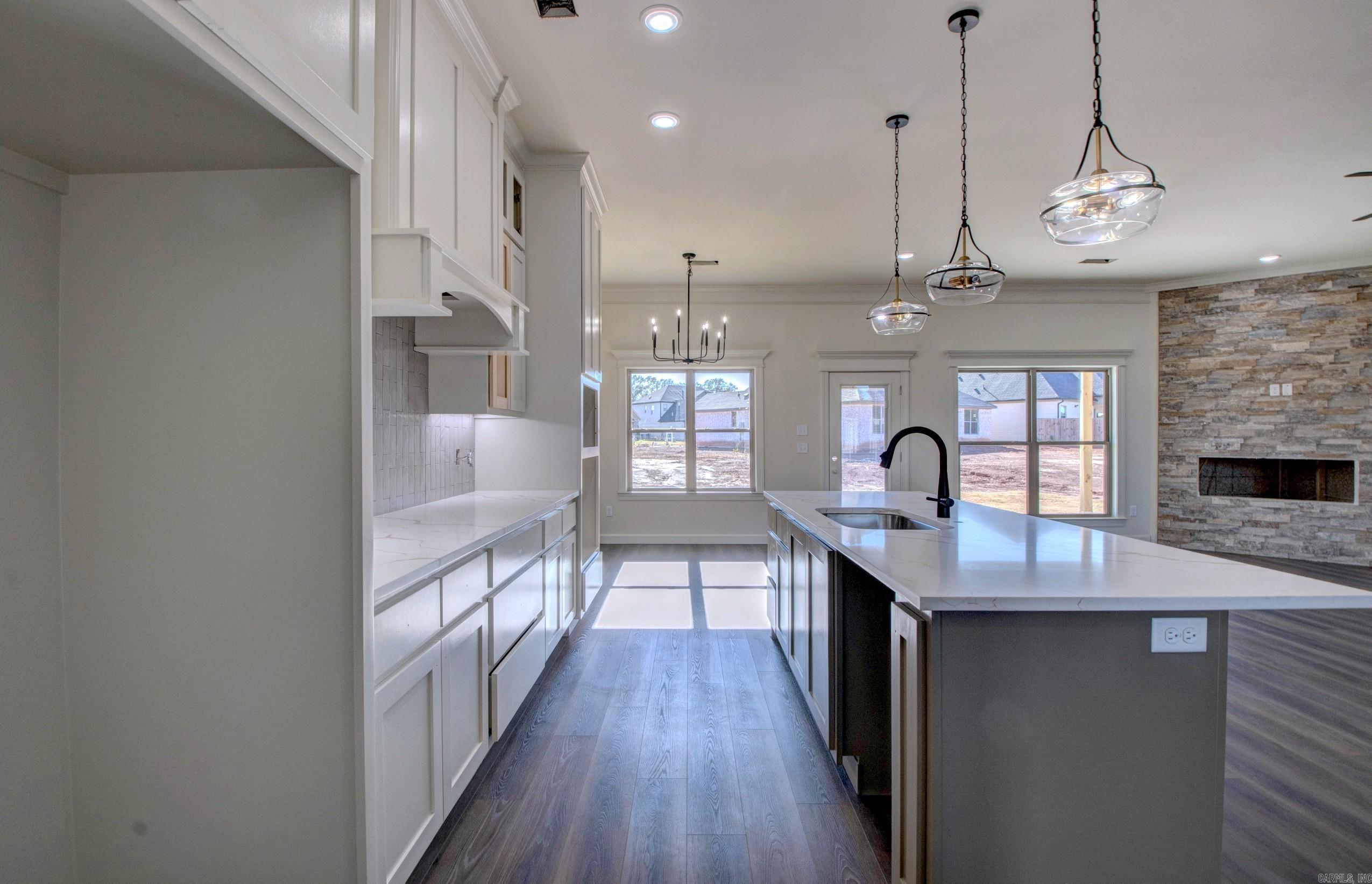 COUNTRY CLUB OF ARK THE - Residential