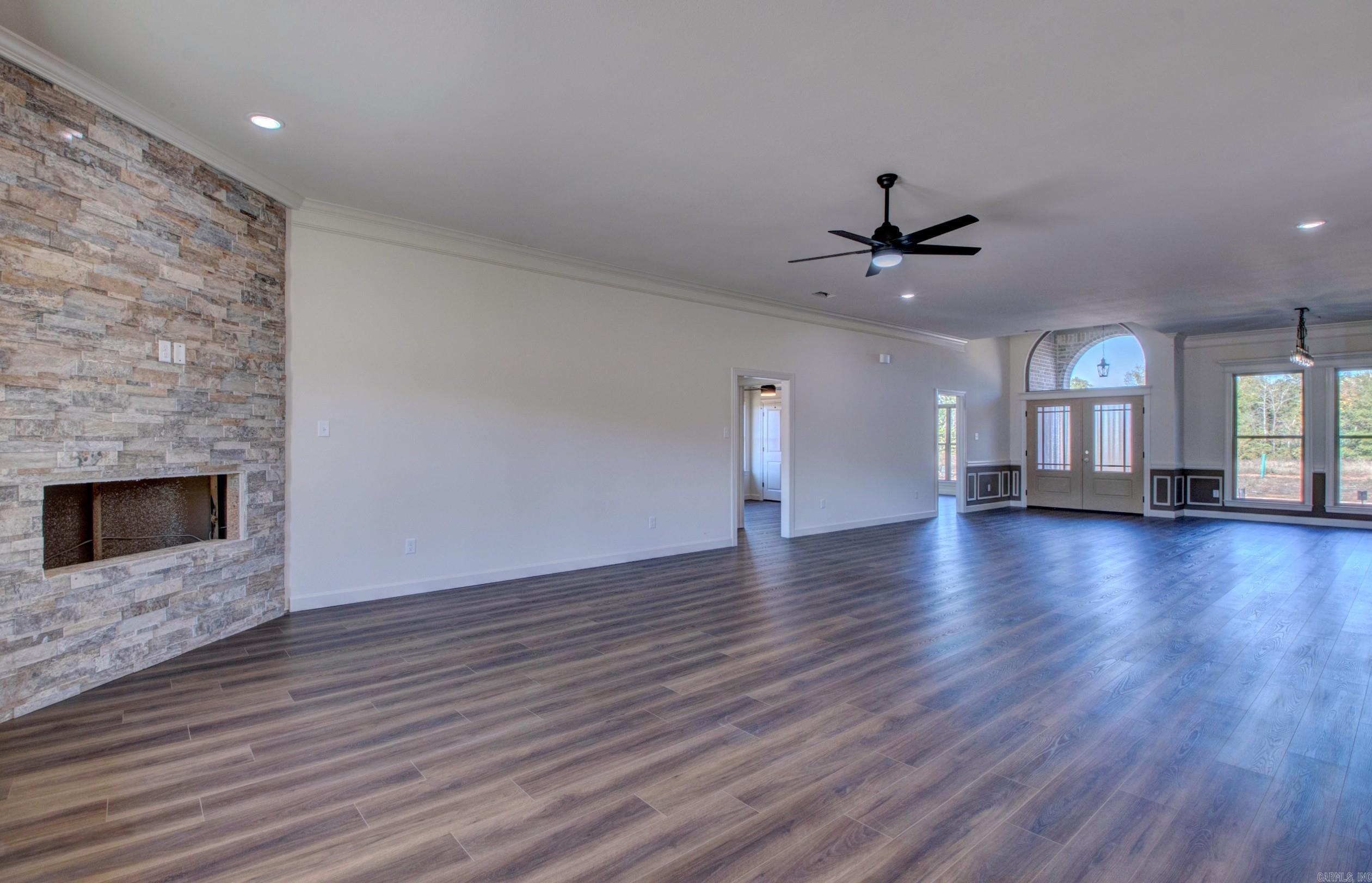 COUNTRY CLUB OF ARK THE - Residential