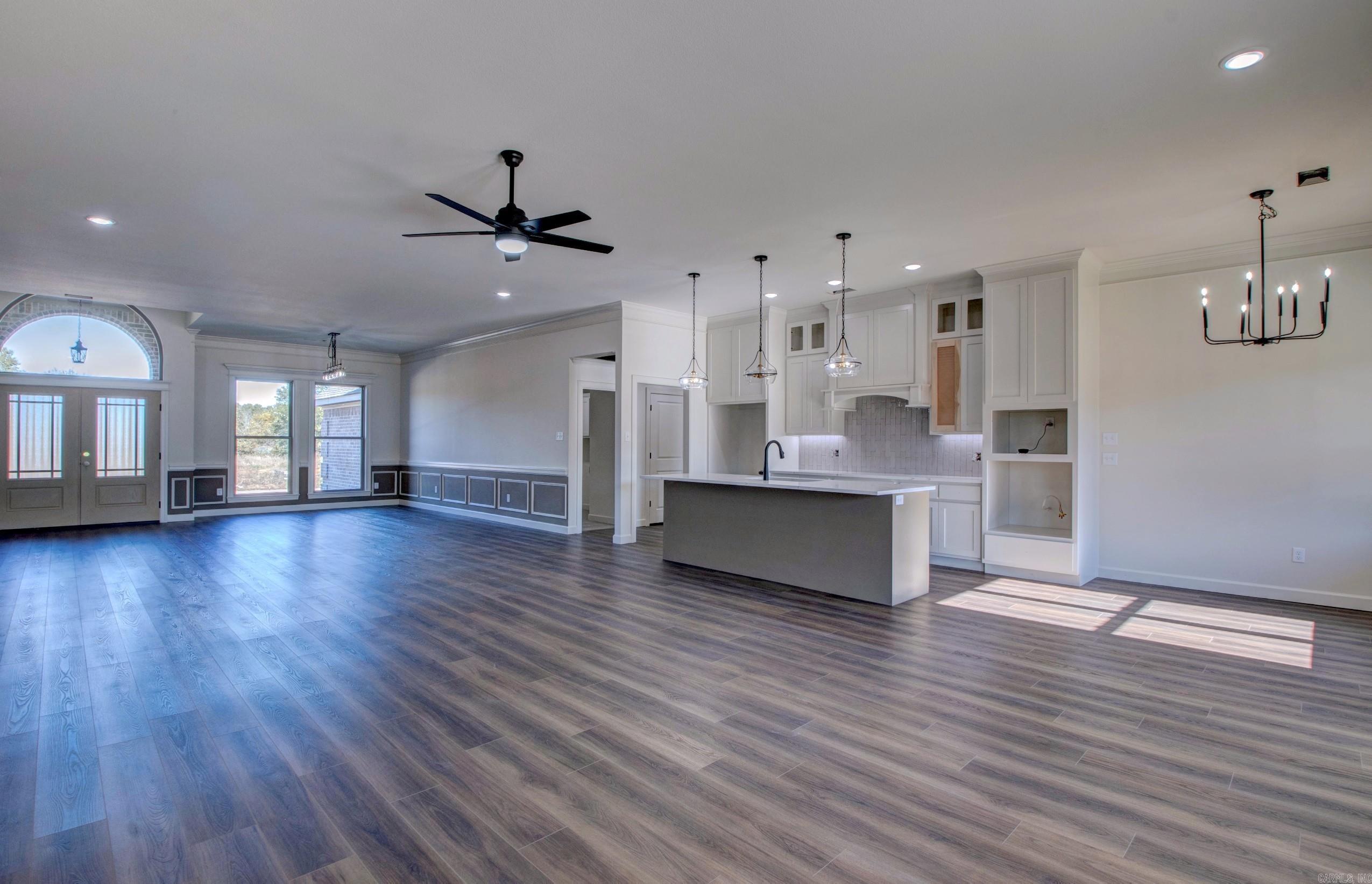 COUNTRY CLUB OF ARK THE - Residential