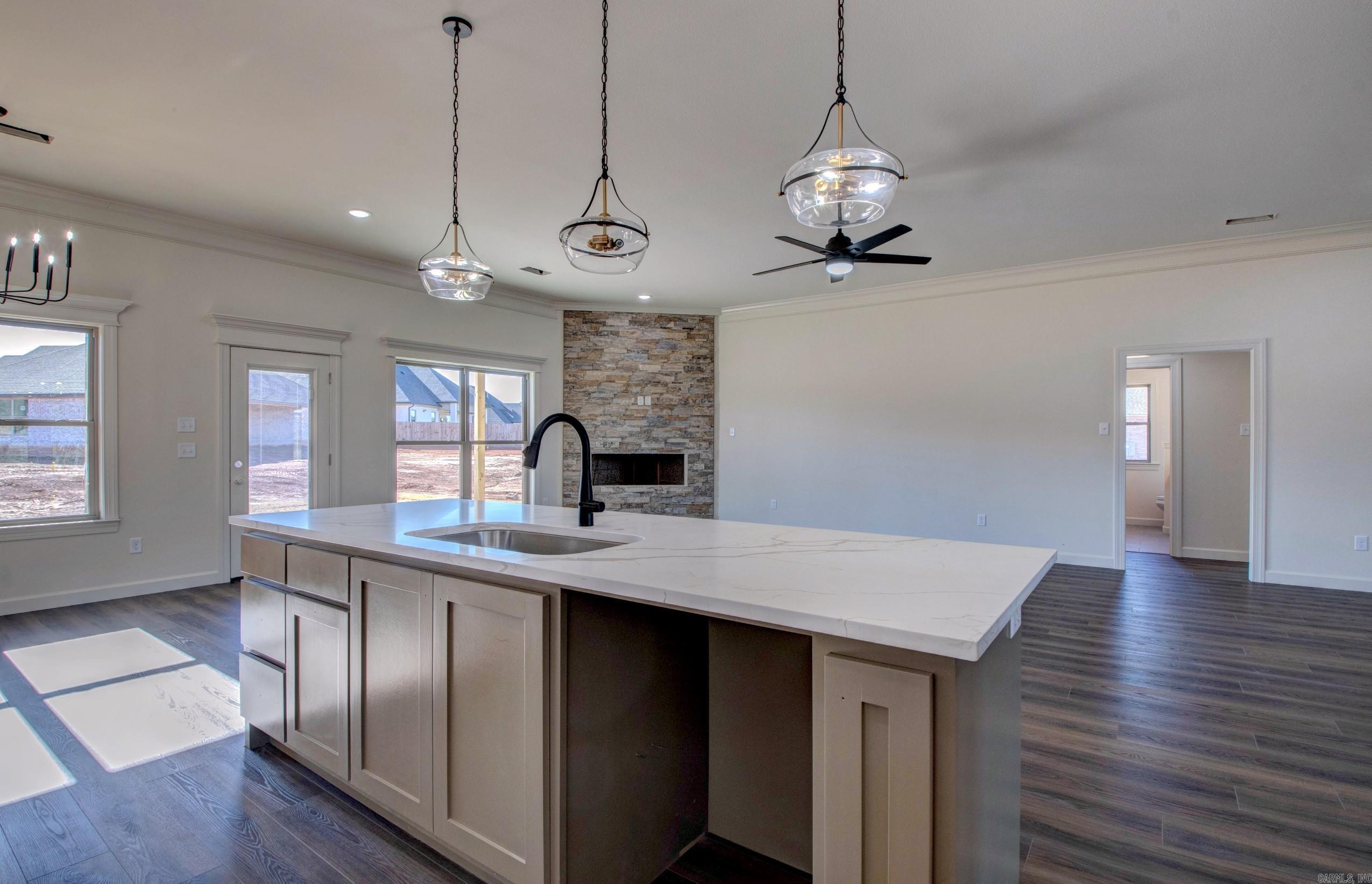 COUNTRY CLUB OF ARK THE - Residential