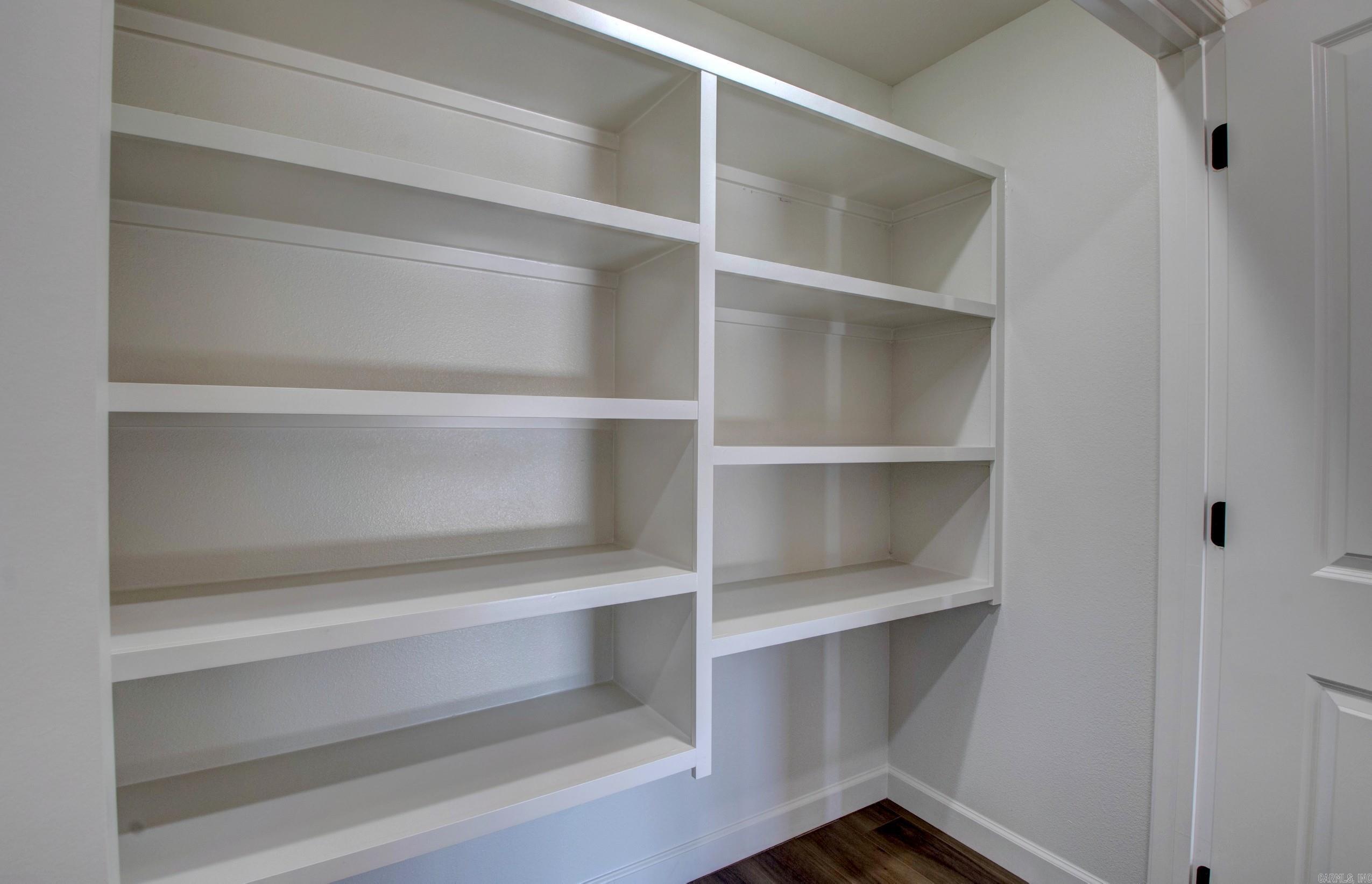 COUNTRY CLUB OF ARK THE - Residential