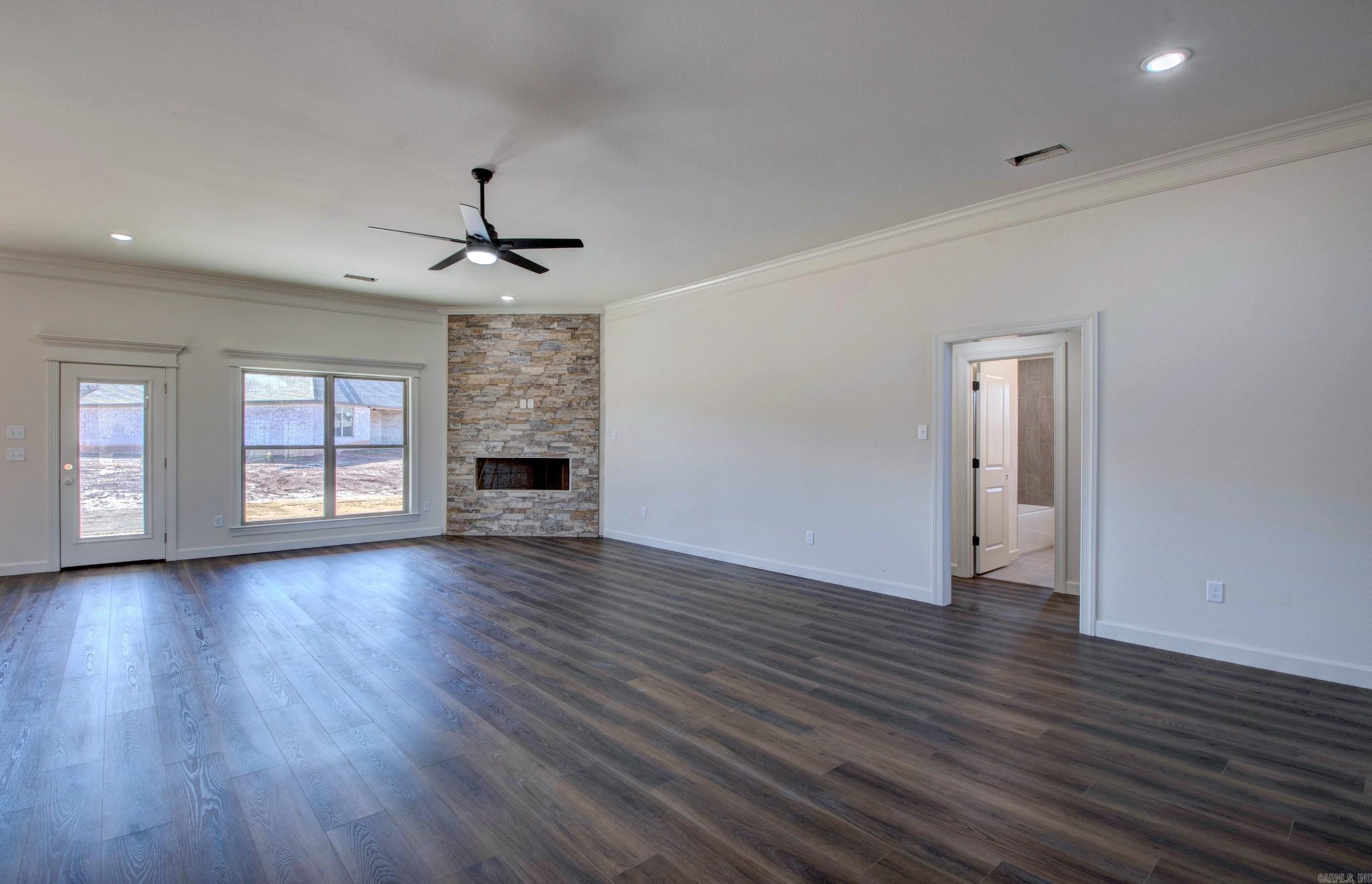 COUNTRY CLUB OF ARK THE - Residential