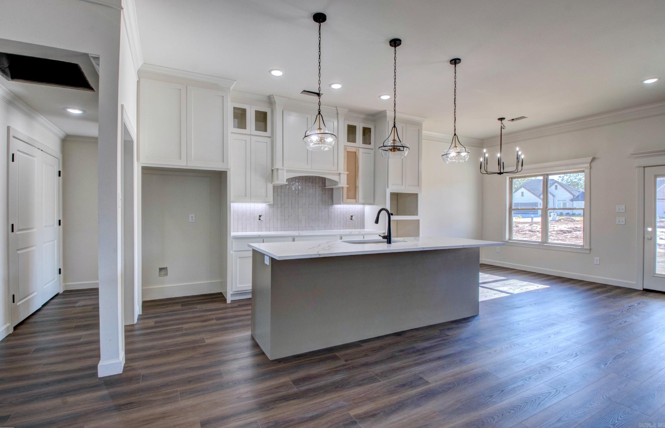 COUNTRY CLUB OF ARK THE - Residential