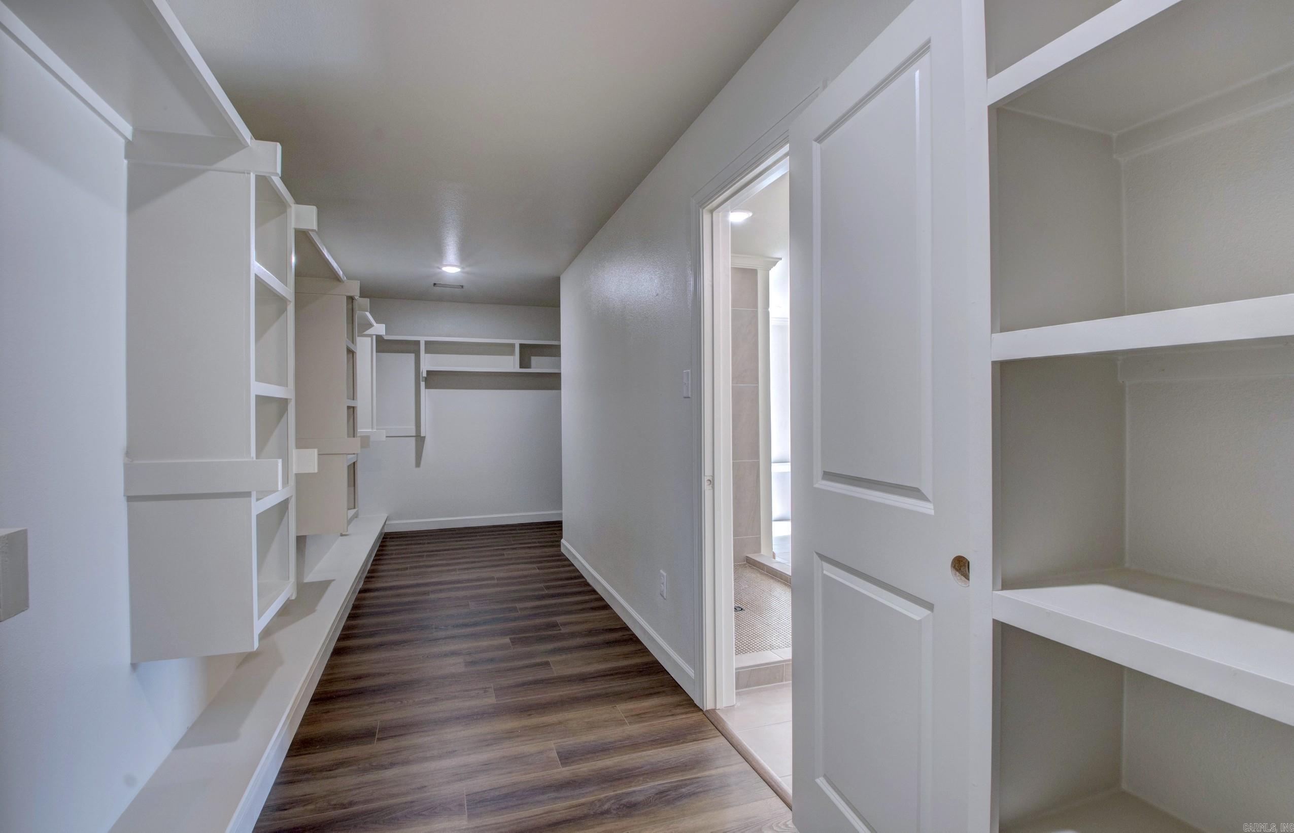 COUNTRY CLUB OF ARK THE - Residential