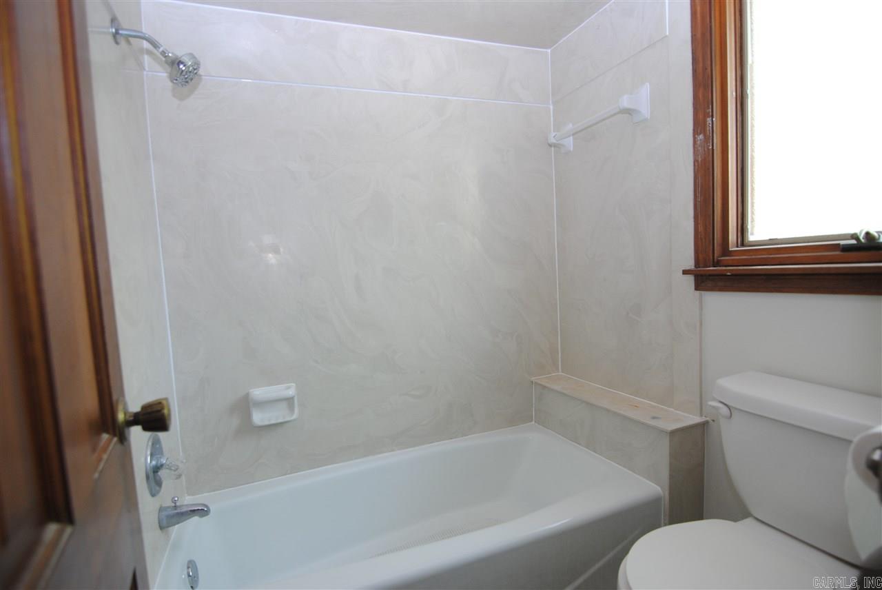 Country Club I - Residential Lease