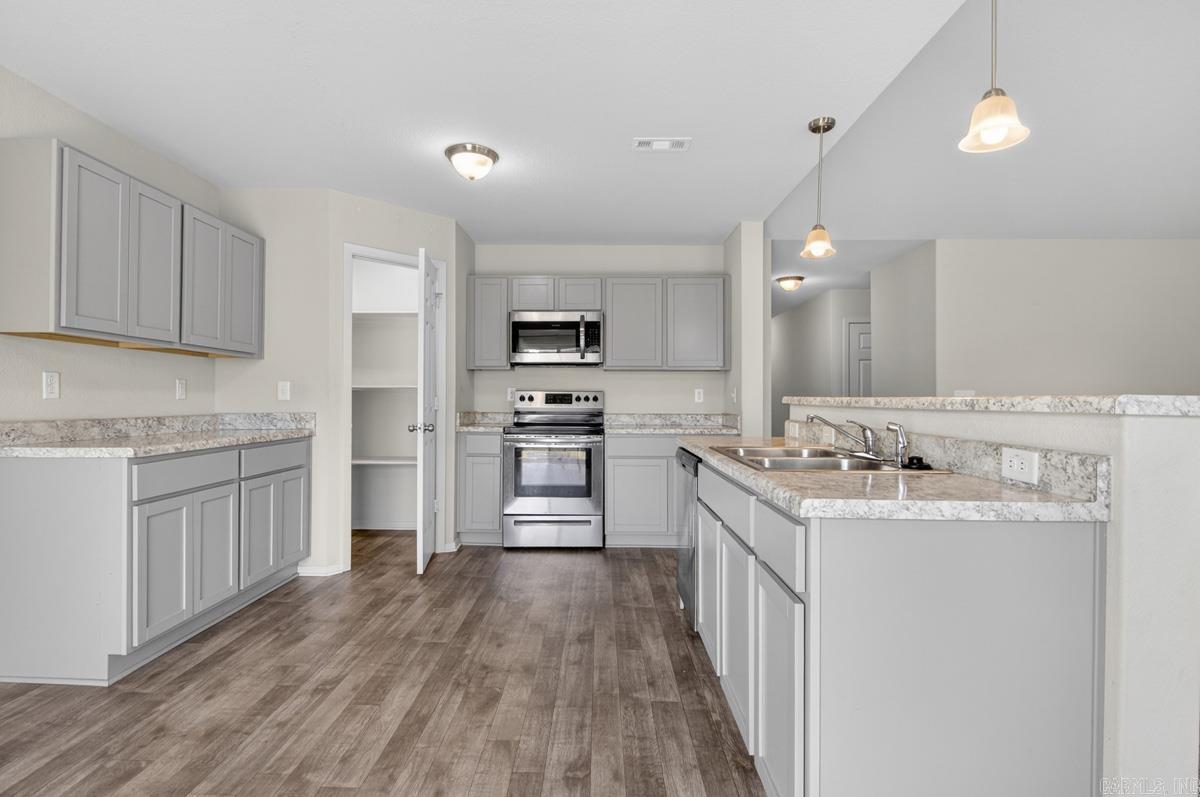 STAGECOACH MEADOWS - Residential