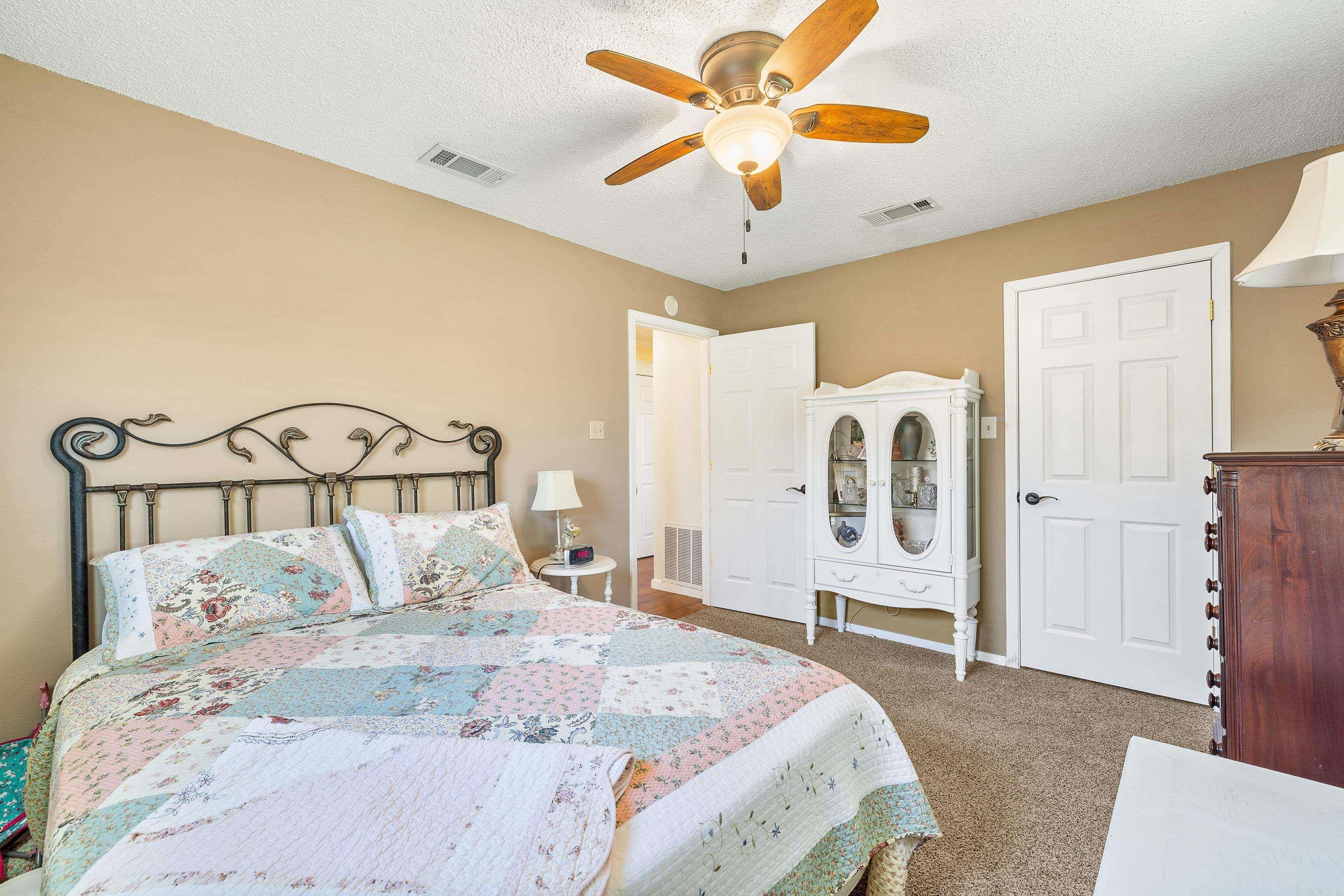 CLEVELAND SHORES - Residential