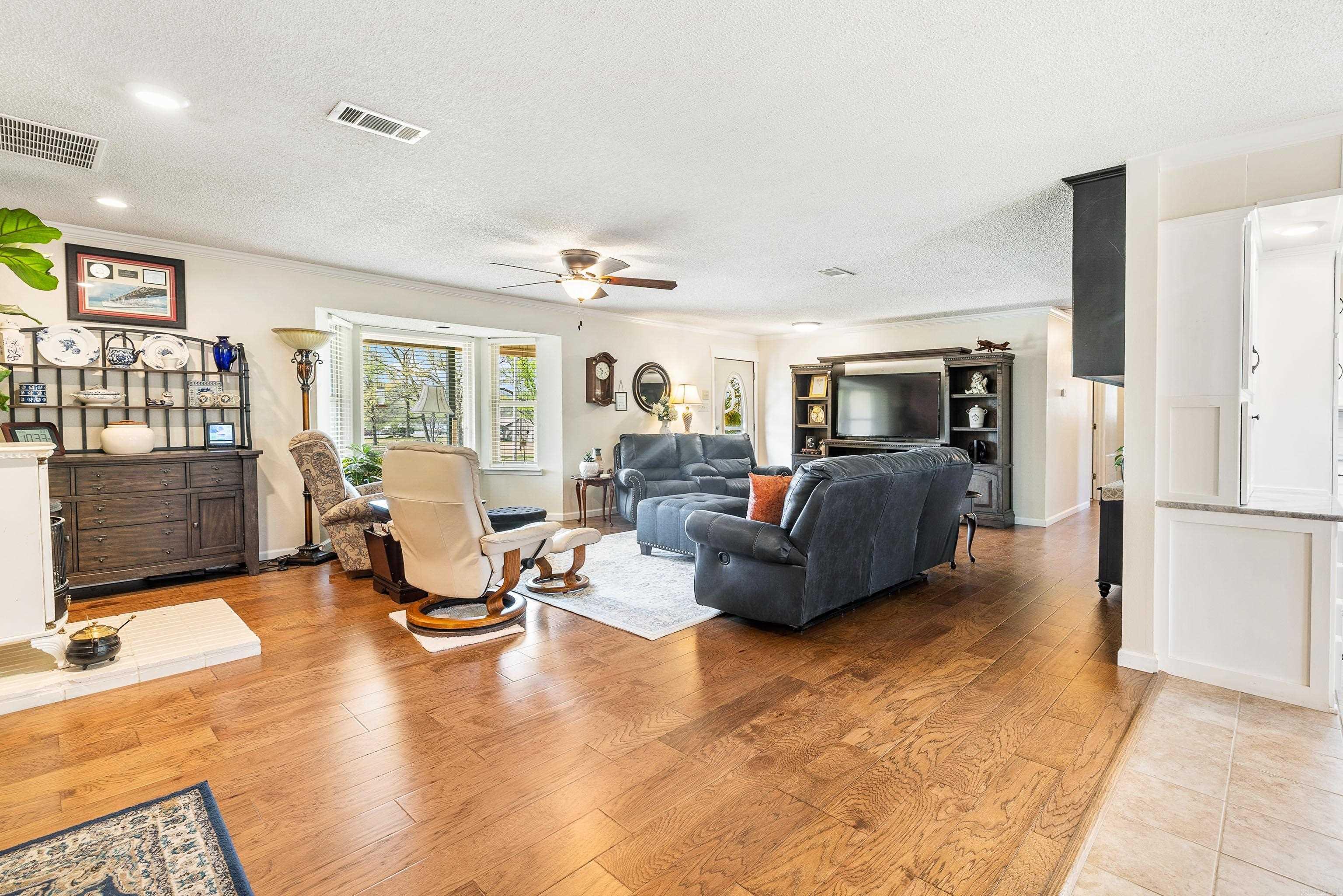 CLEVELAND SHORES - Residential