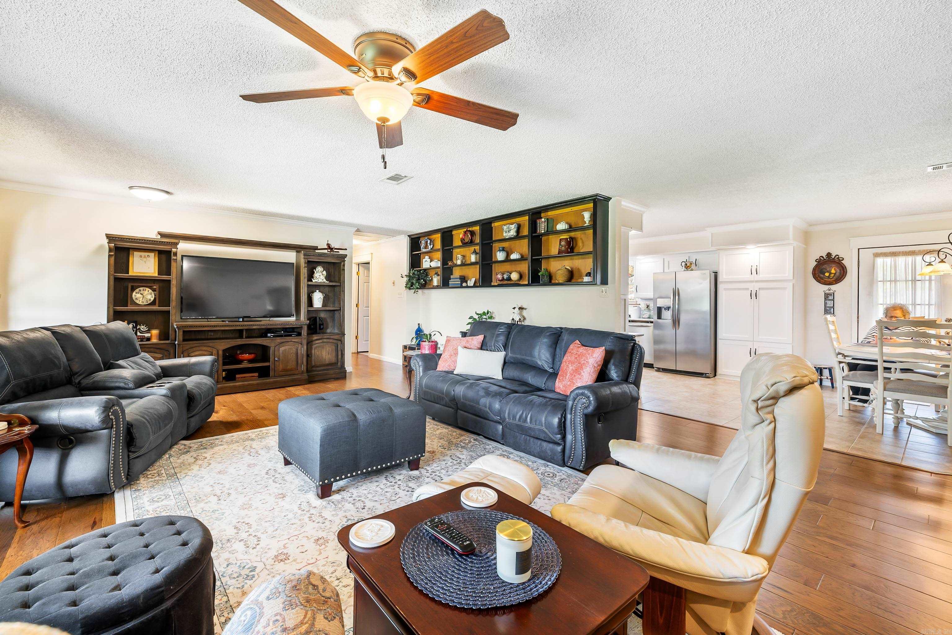 CLEVELAND SHORES - Residential