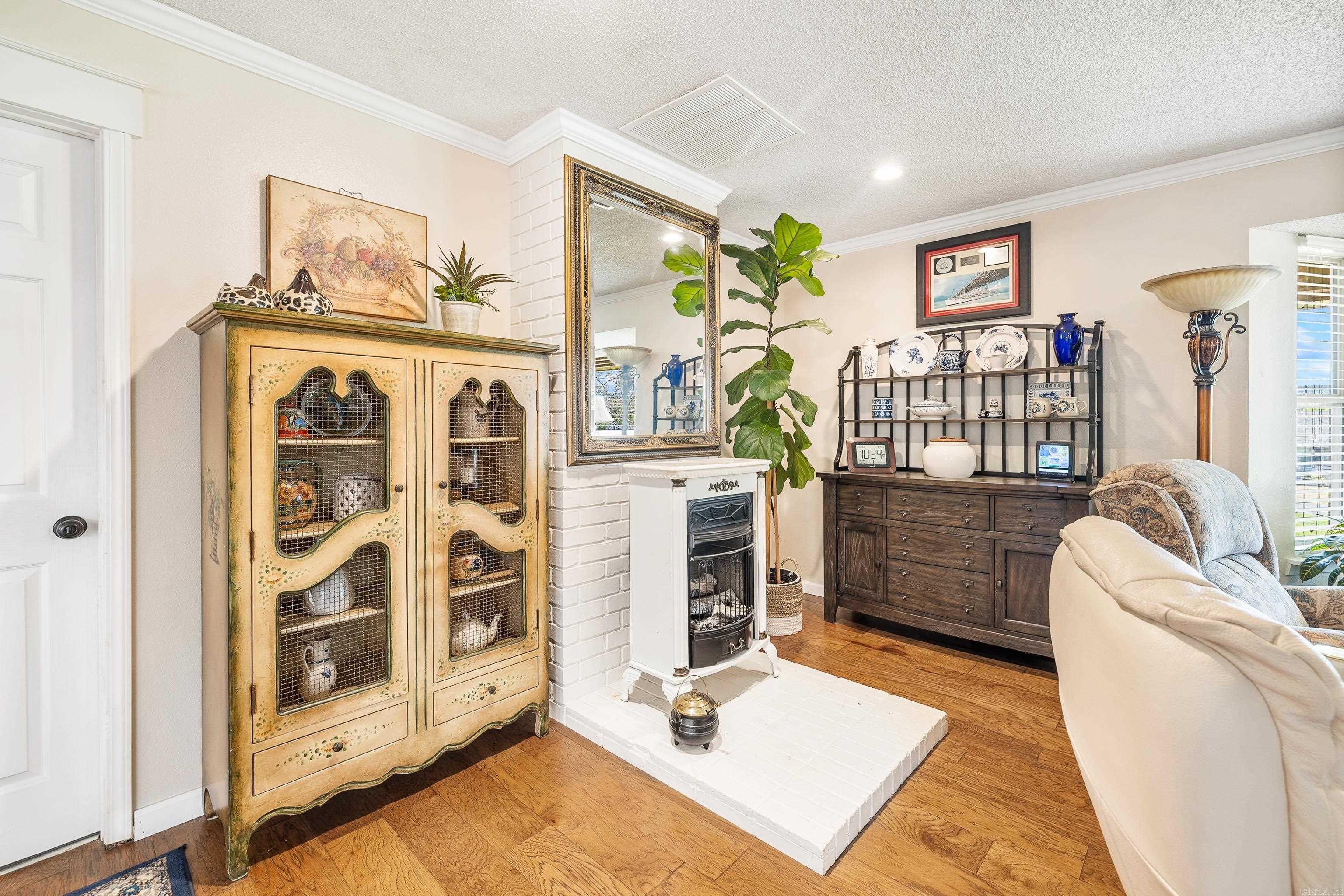 CLEVELAND SHORES - Residential