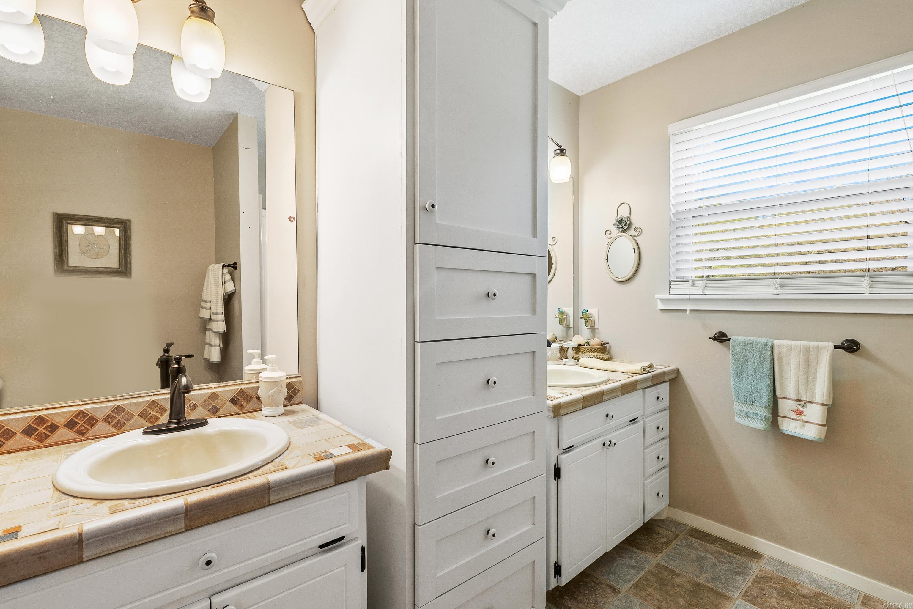 CLEVELAND SHORES - Residential