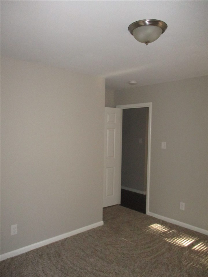 Country Club Park - Residential Lease