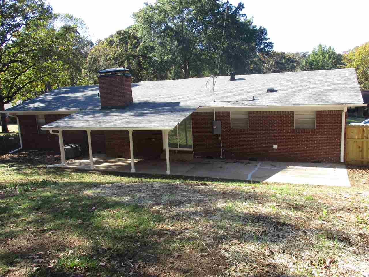 Country Club Park - Residential Lease