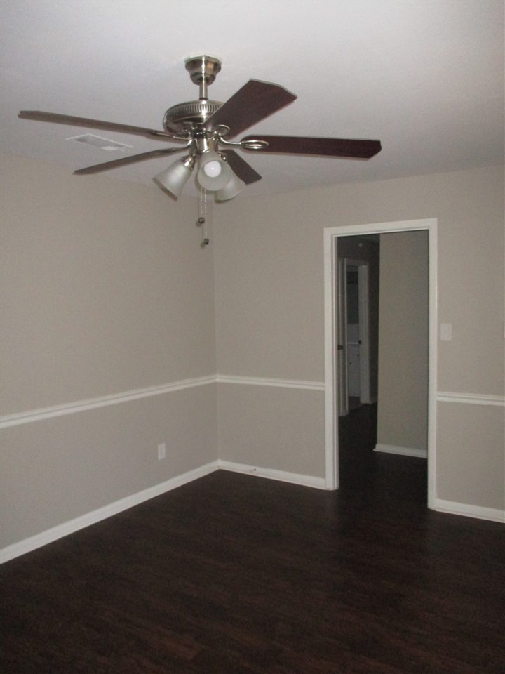 Country Club Park - Residential Lease