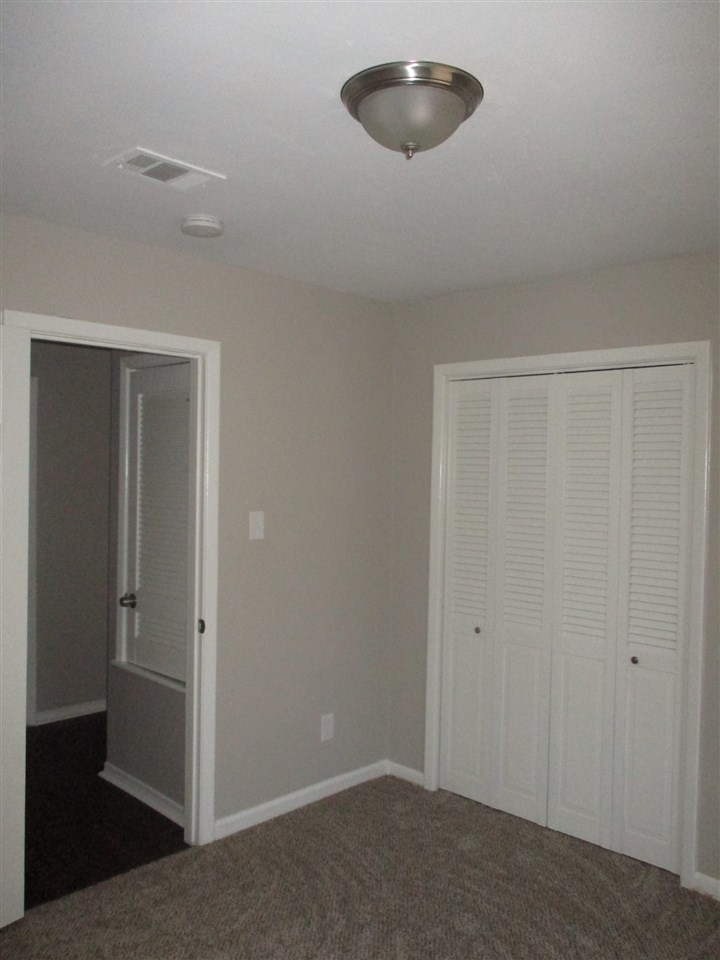 Country Club Park - Residential Lease