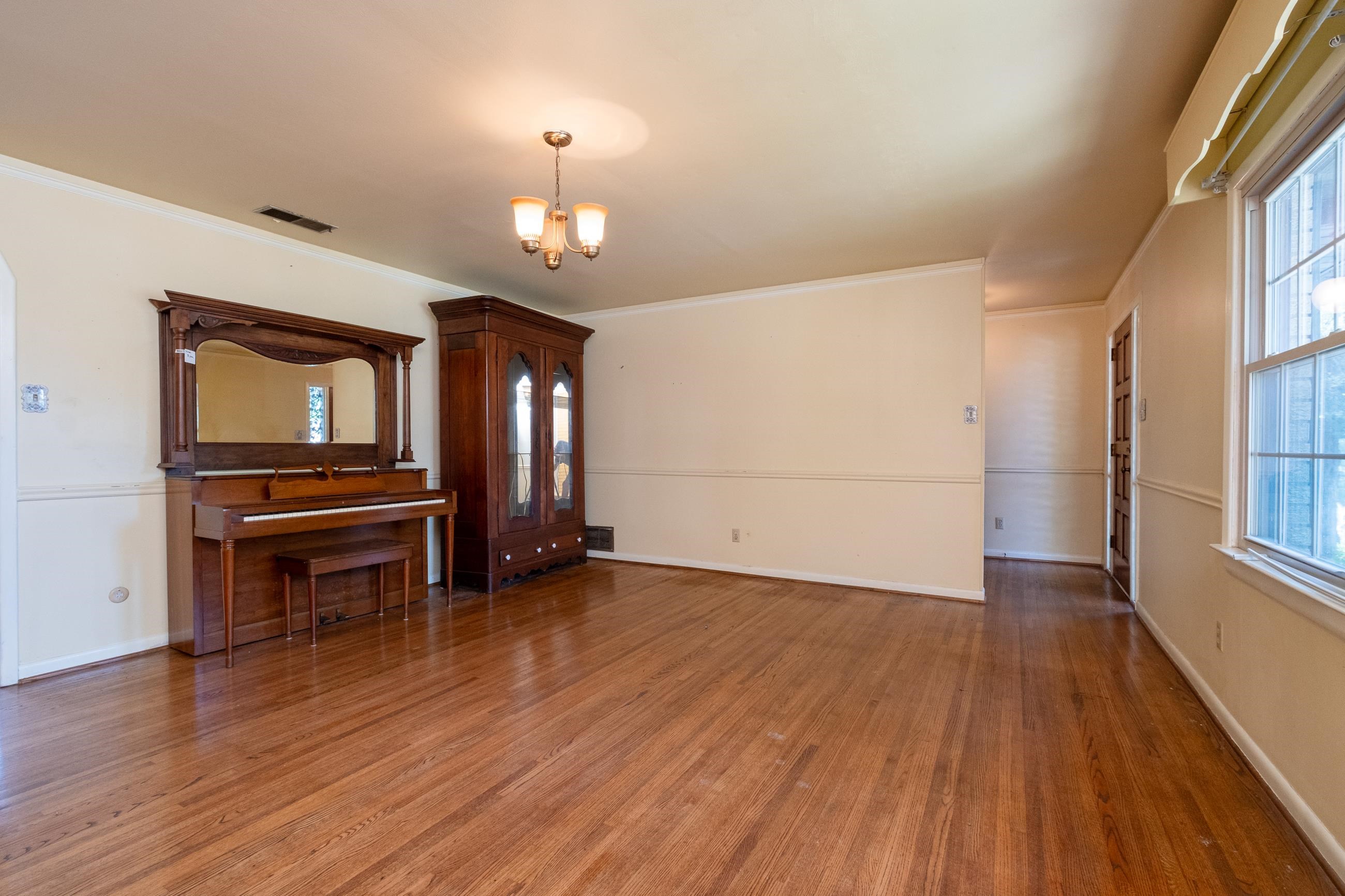 LAKESIDE TERRACE - Residential