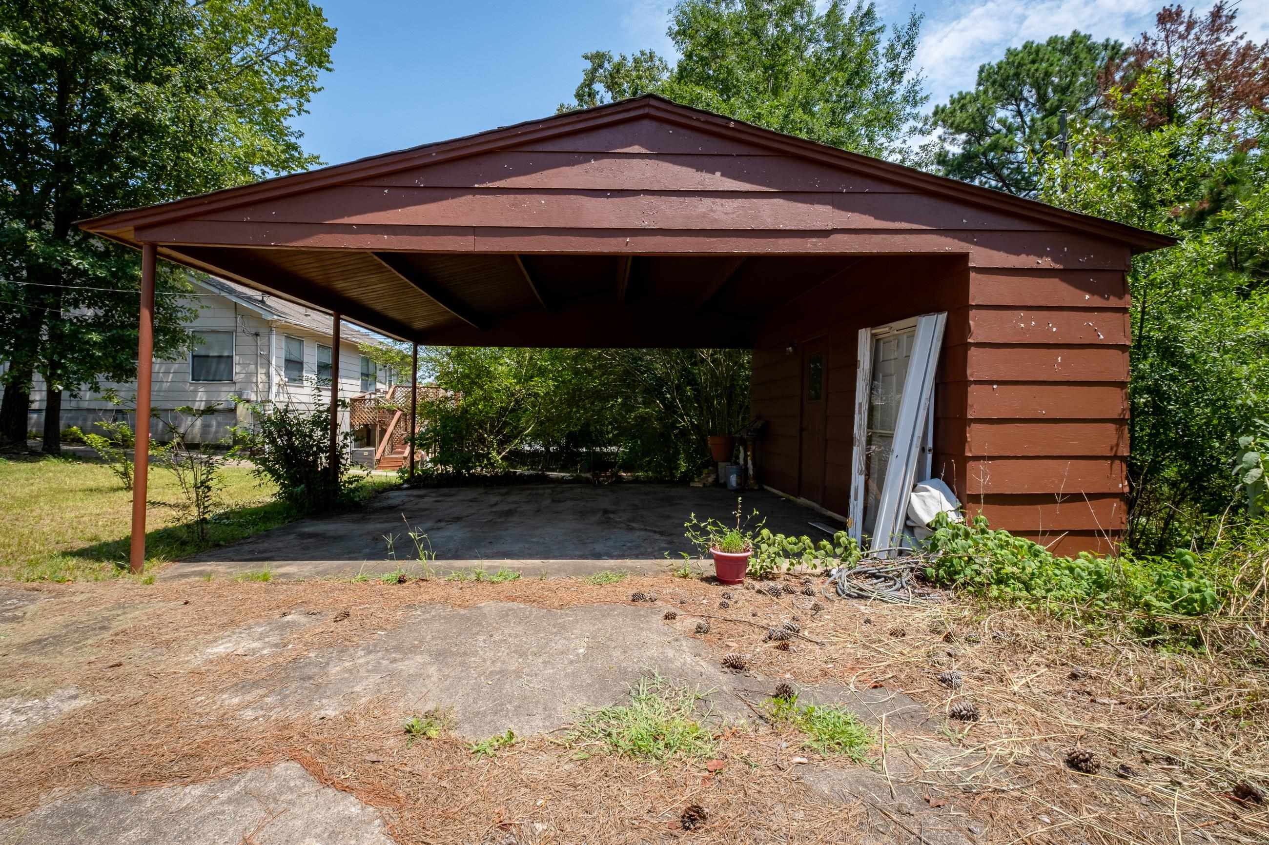 LAKESIDE TERRACE - Residential