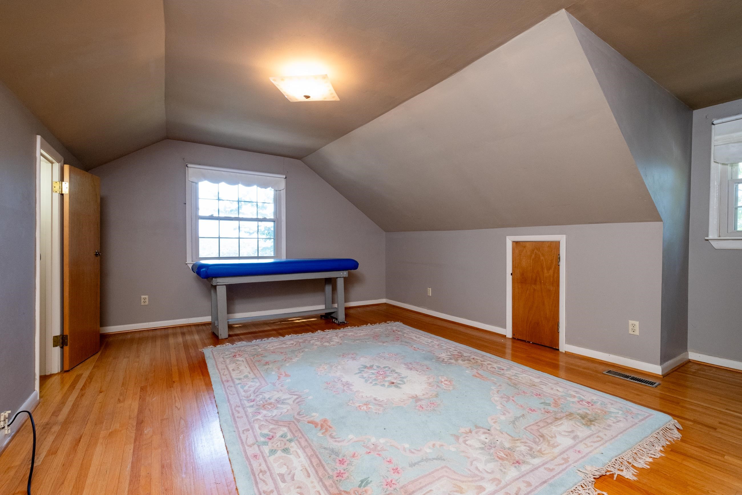 LAKESIDE TERRACE - Residential