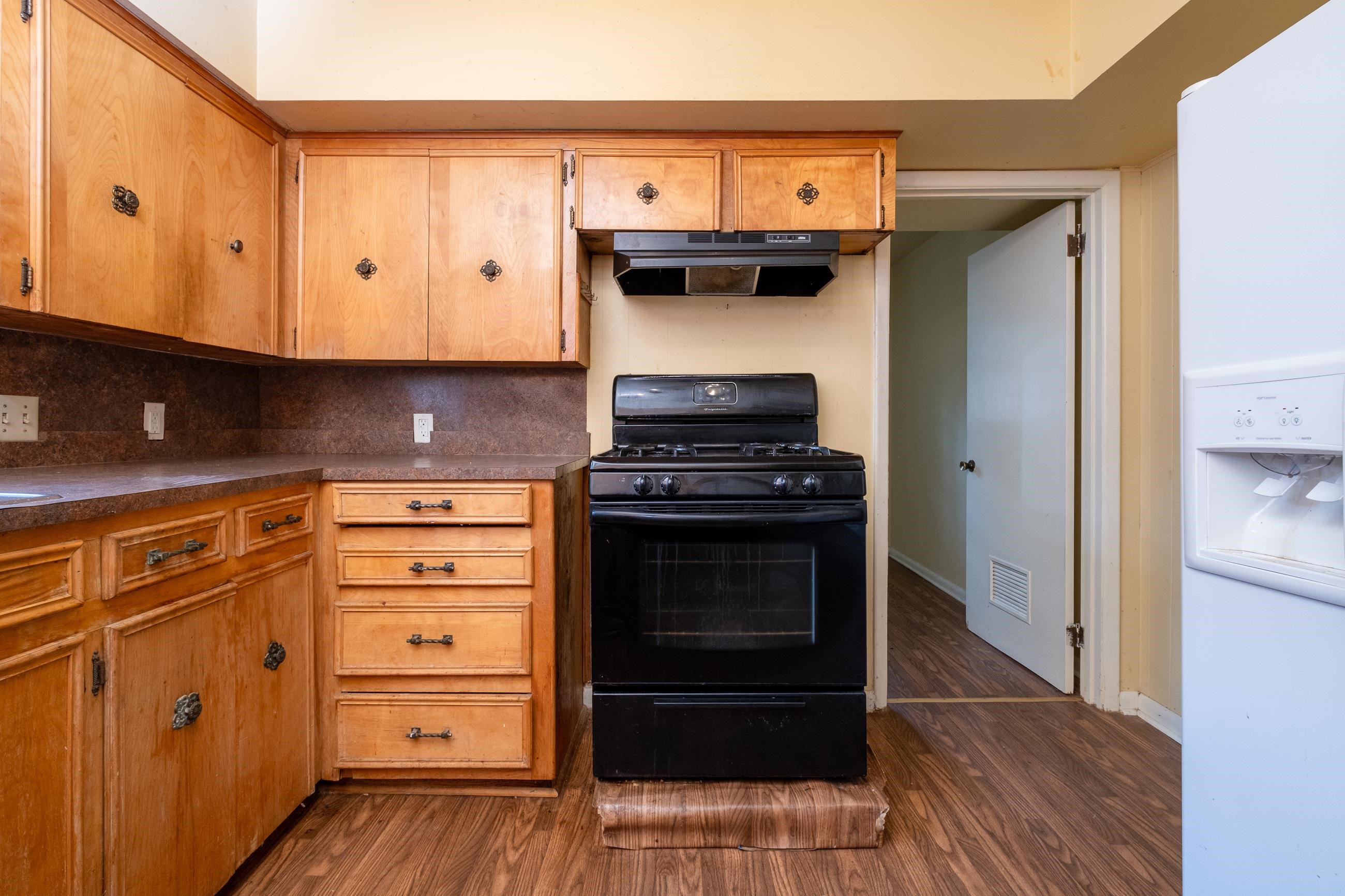 LAKESIDE TERRACE - Residential