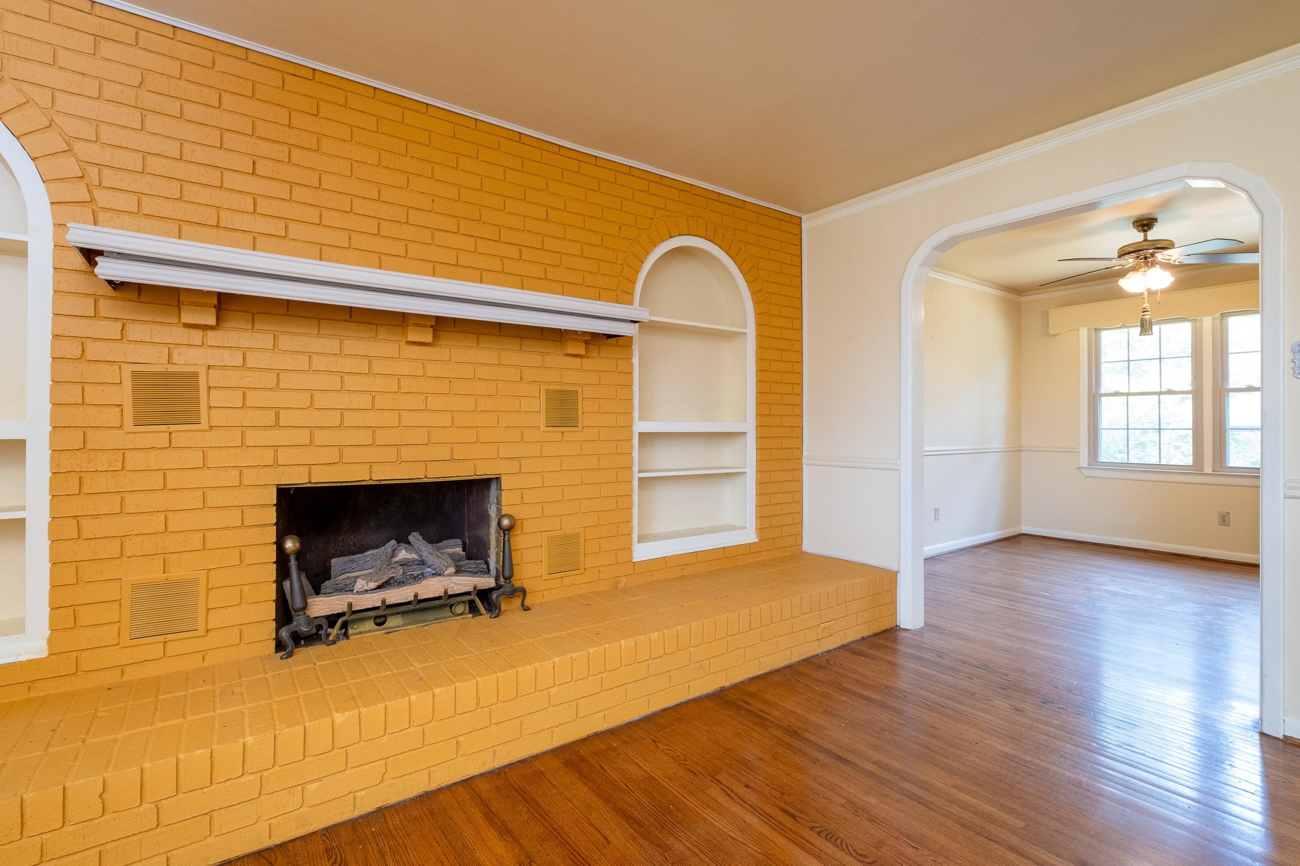 LAKESIDE TERRACE - Residential