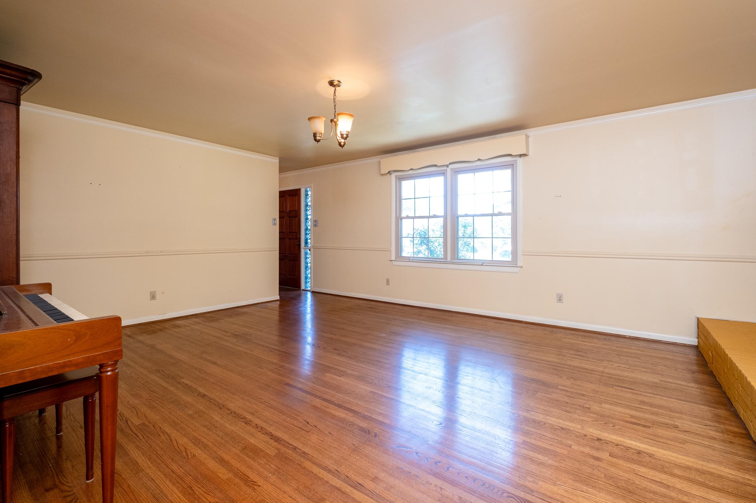 LAKESIDE TERRACE - Residential