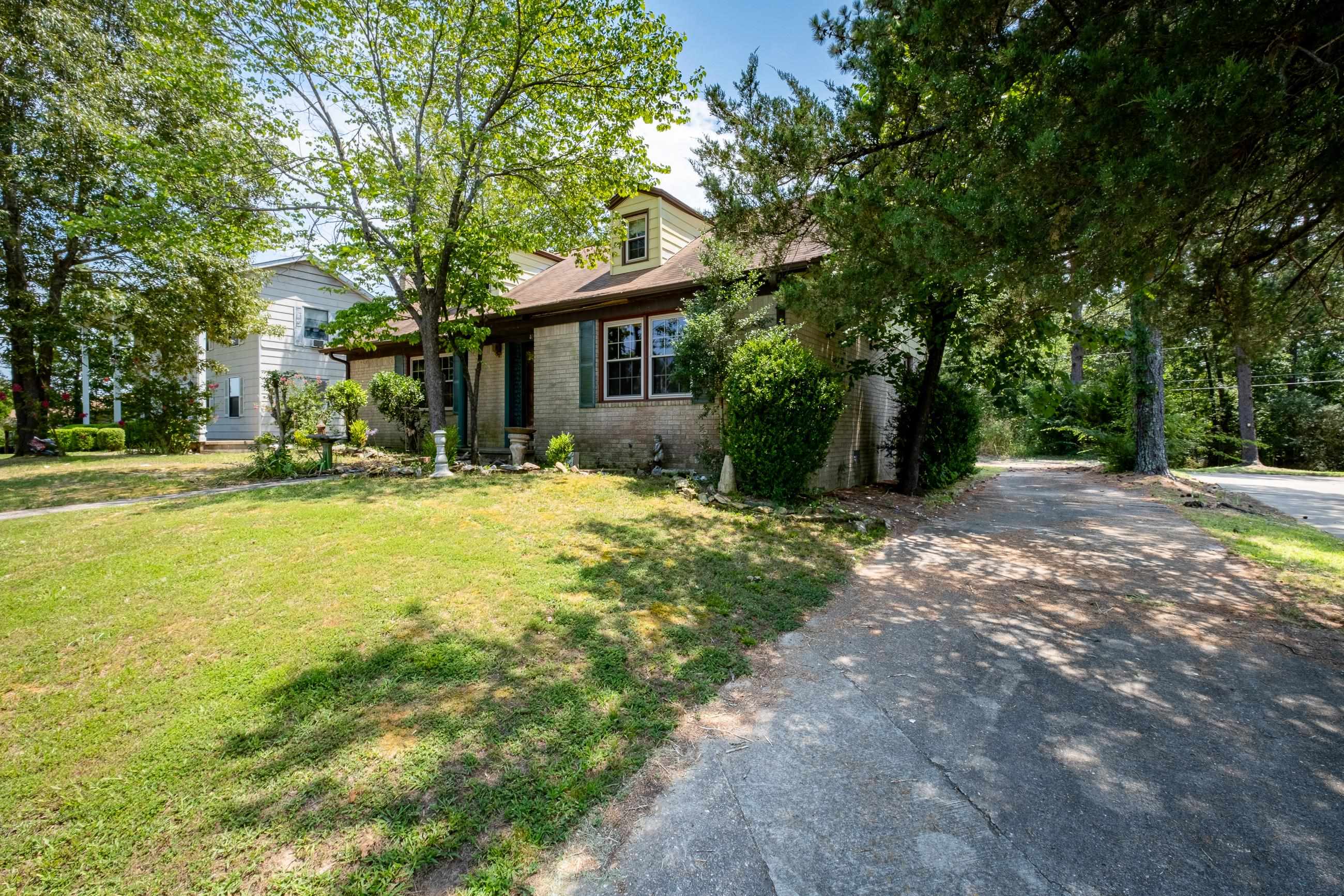 LAKESIDE TERRACE - Residential