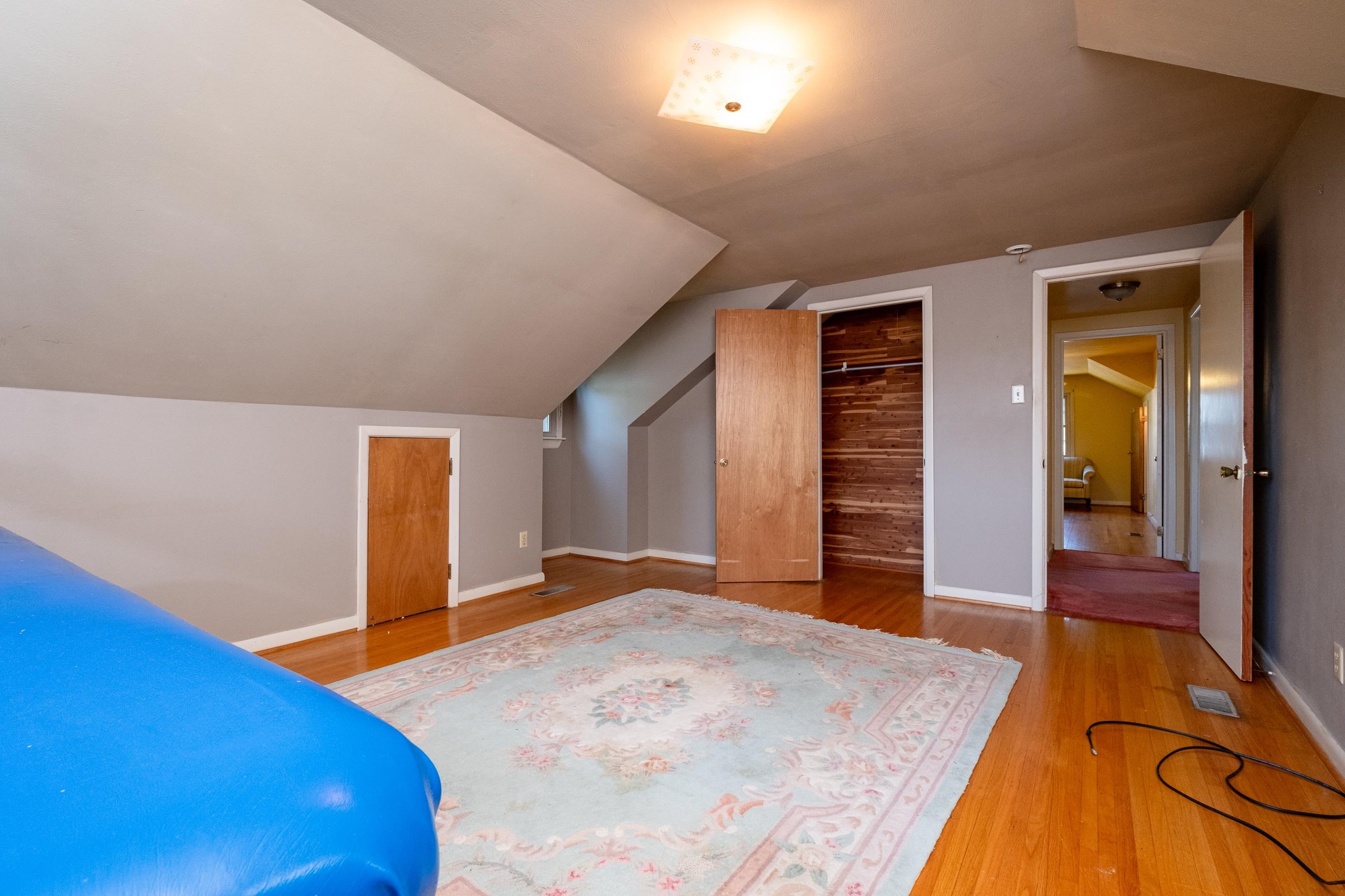 LAKESIDE TERRACE - Residential