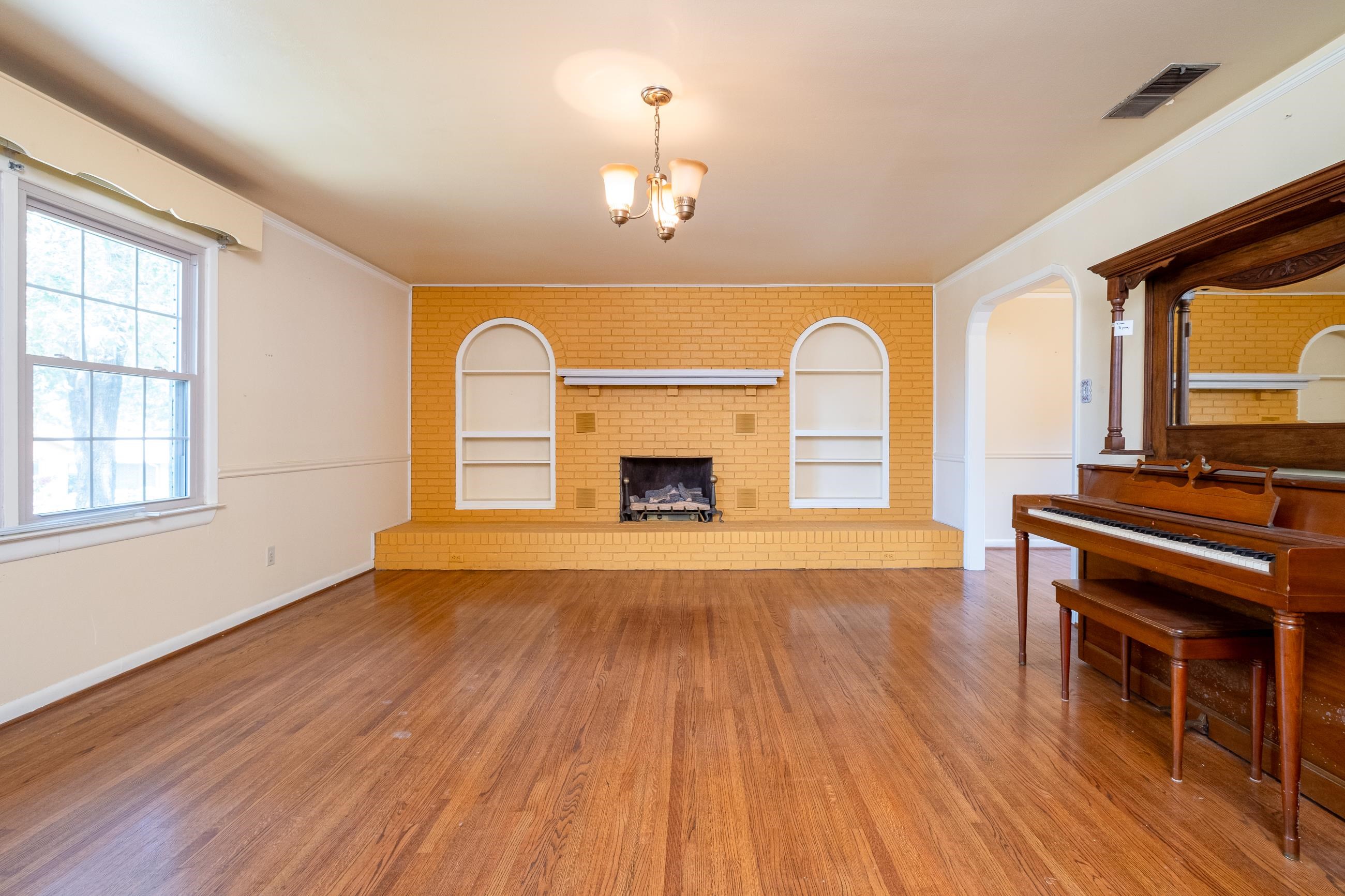 LAKESIDE TERRACE - Residential