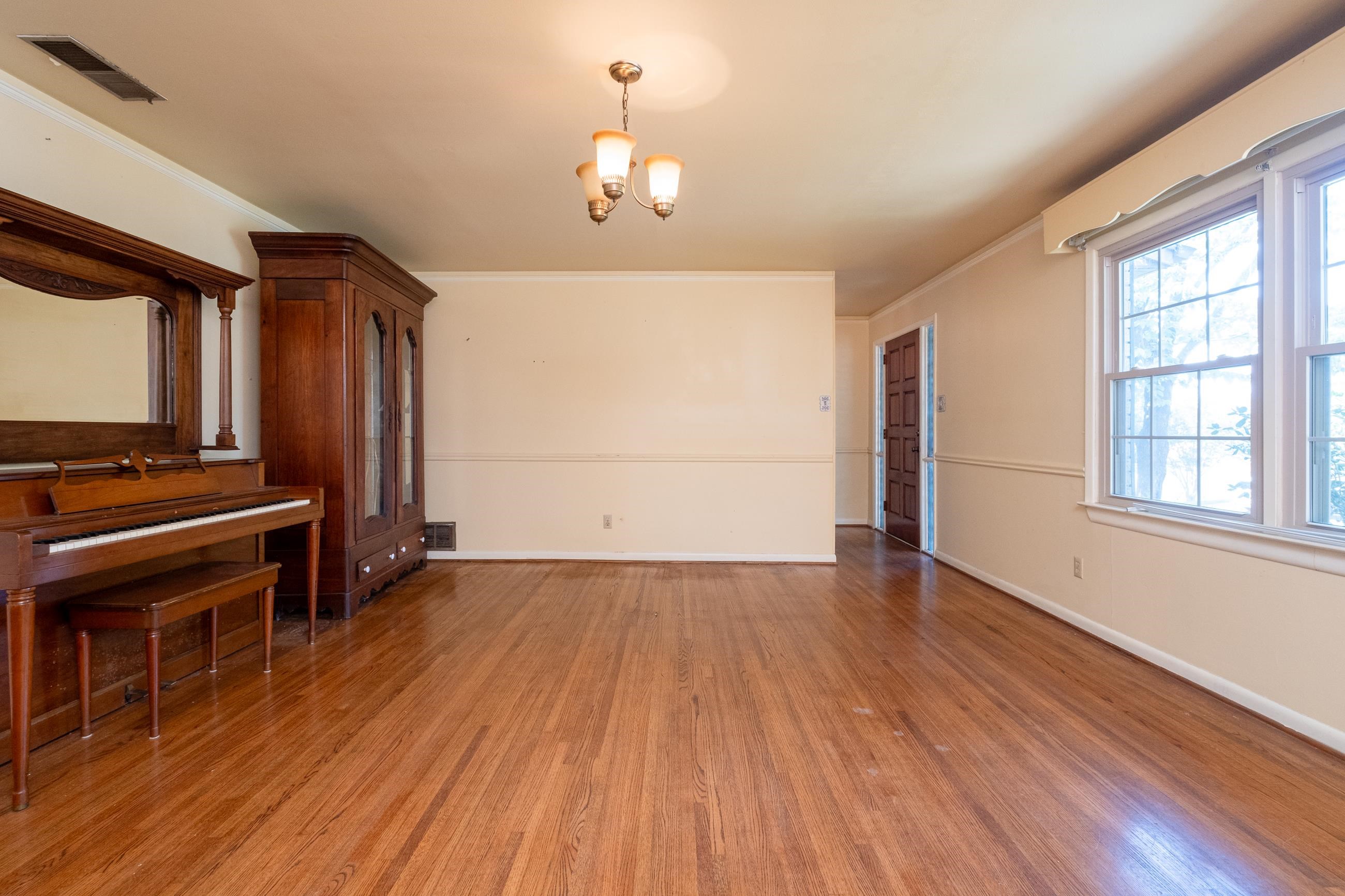 LAKESIDE TERRACE - Residential