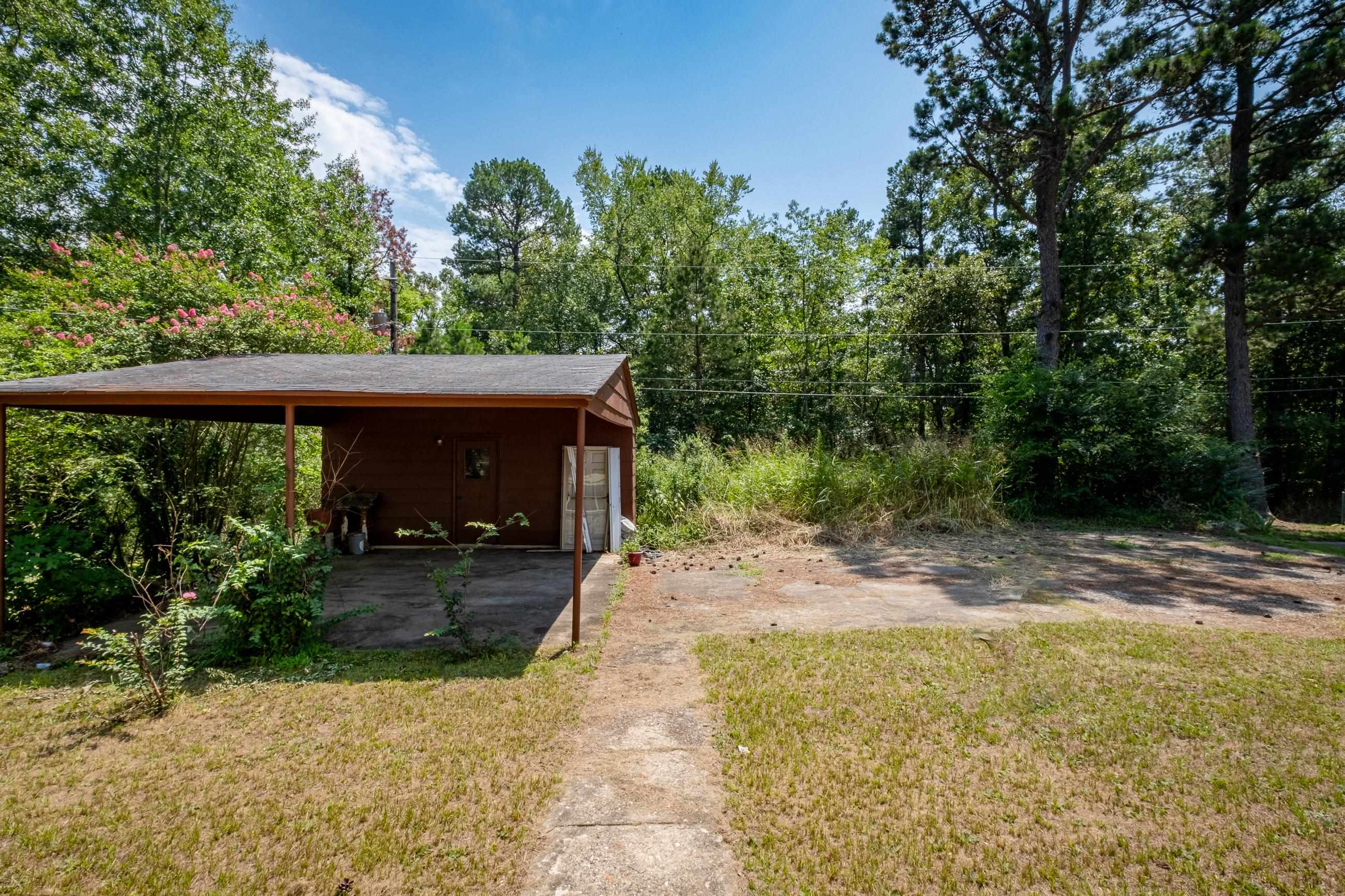 LAKESIDE TERRACE - Residential