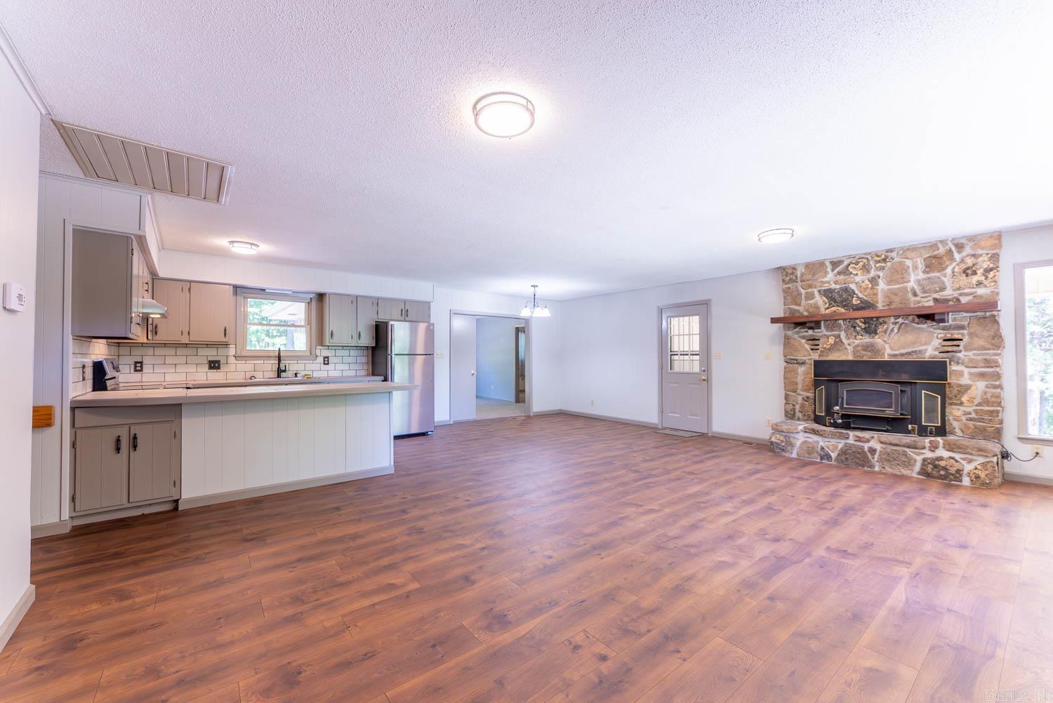 EMERALD COVE - Residential