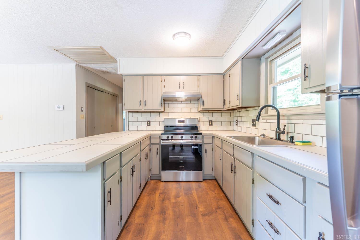 EMERALD COVE - Residential