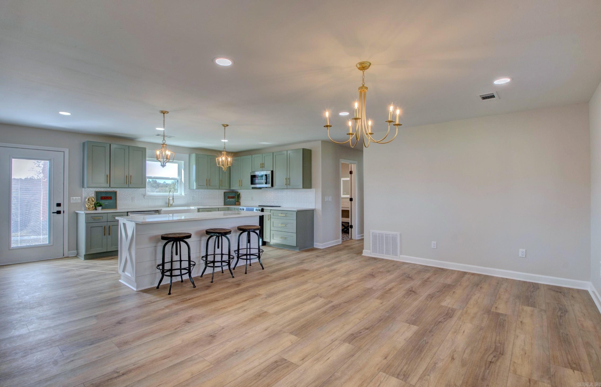 HIGDEN BAY - Residential