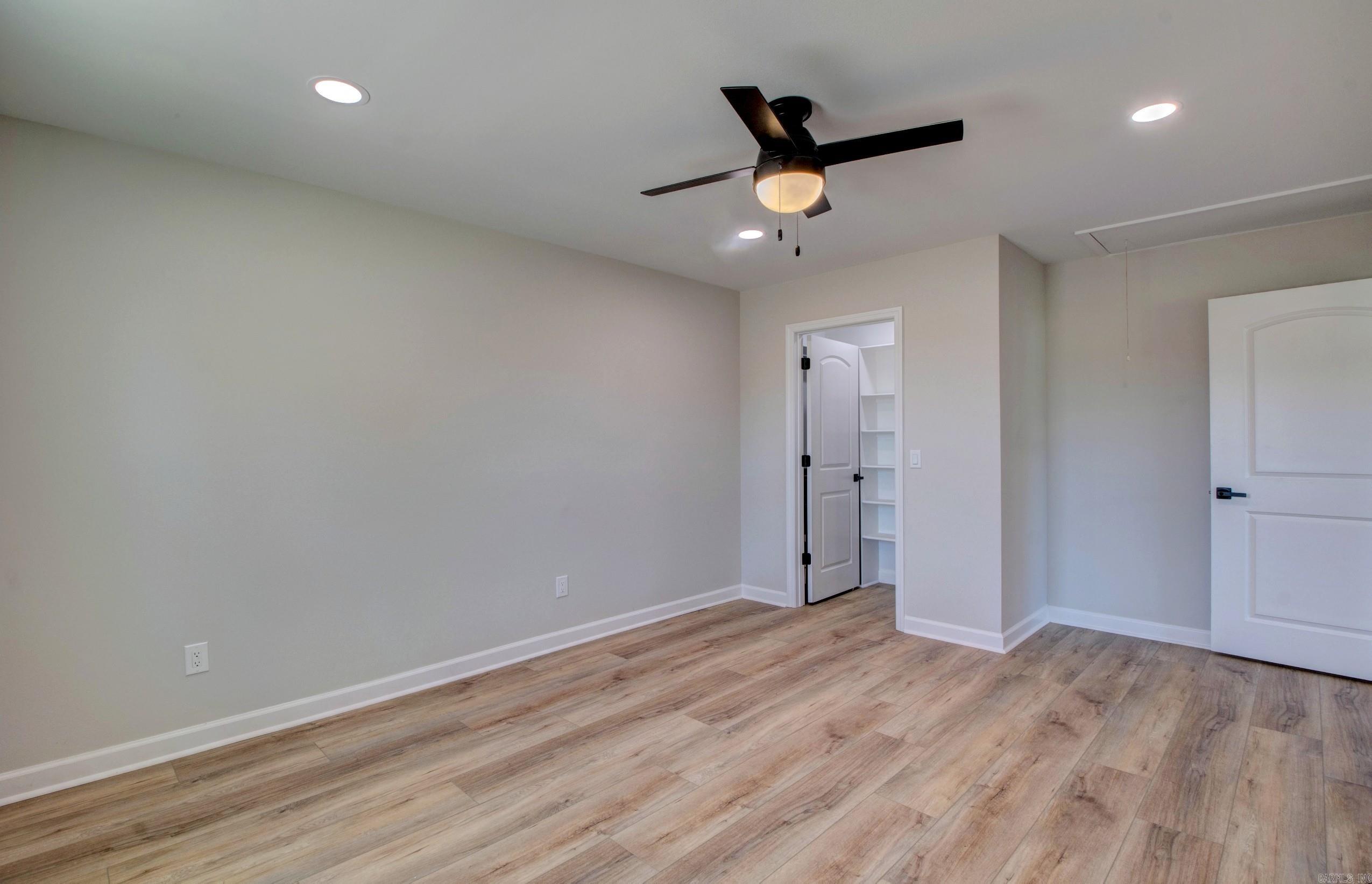 HIGDEN BAY - Residential