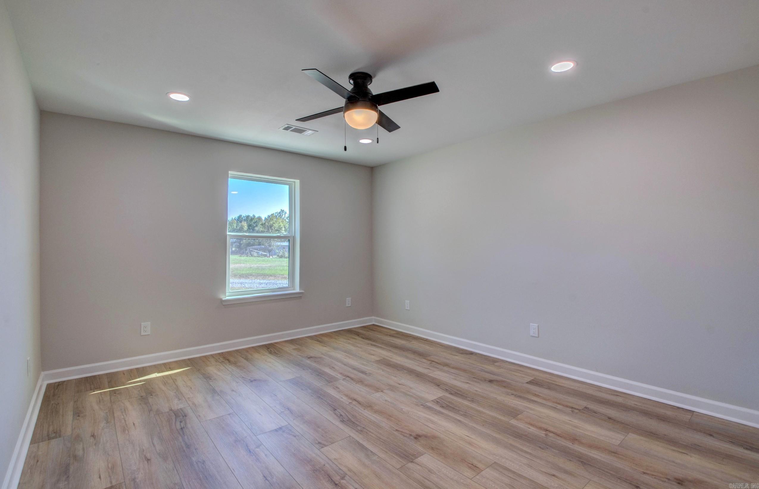 HIGDEN BAY - Residential