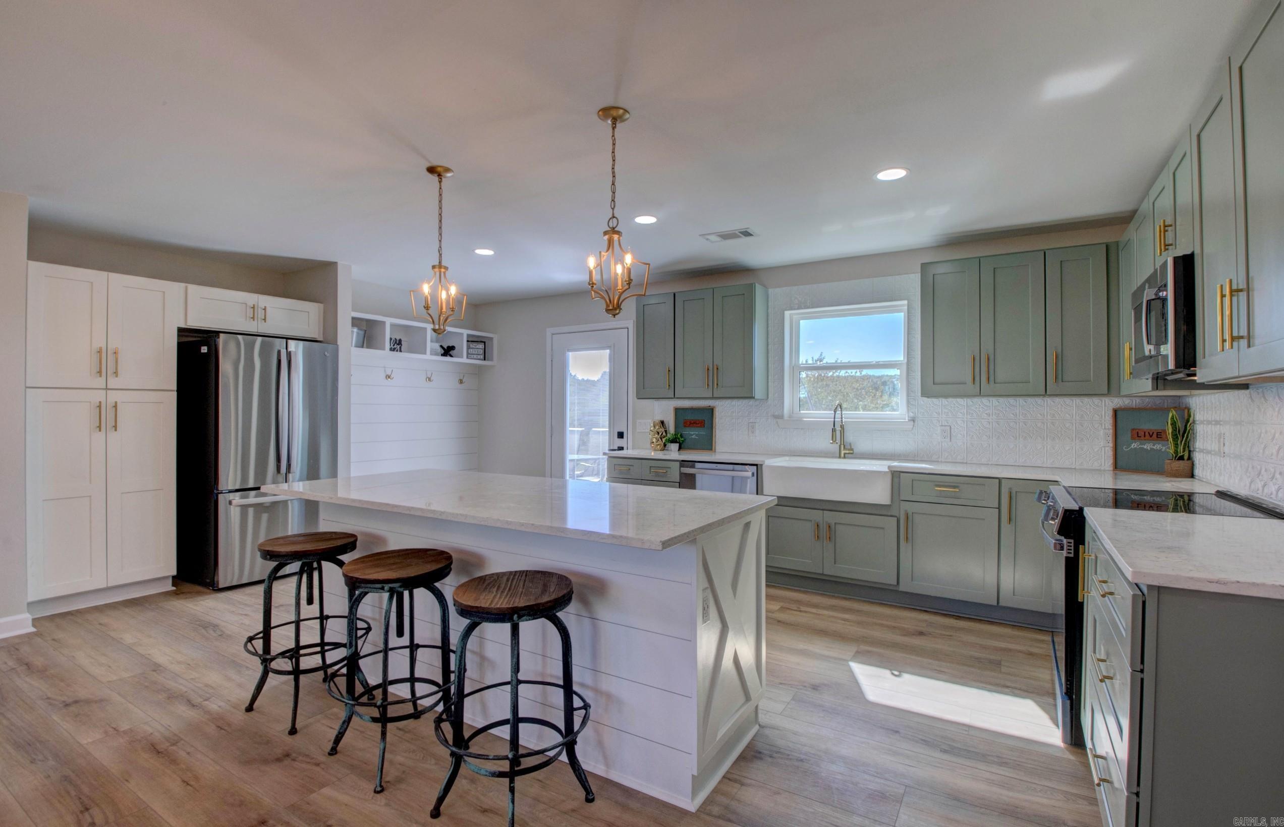 HIGDEN BAY - Residential